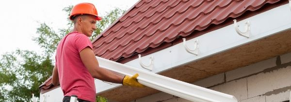 Our company operates in the construction, renovation and maintenance of roofs and facades, serving both private and business customers and public sector custome