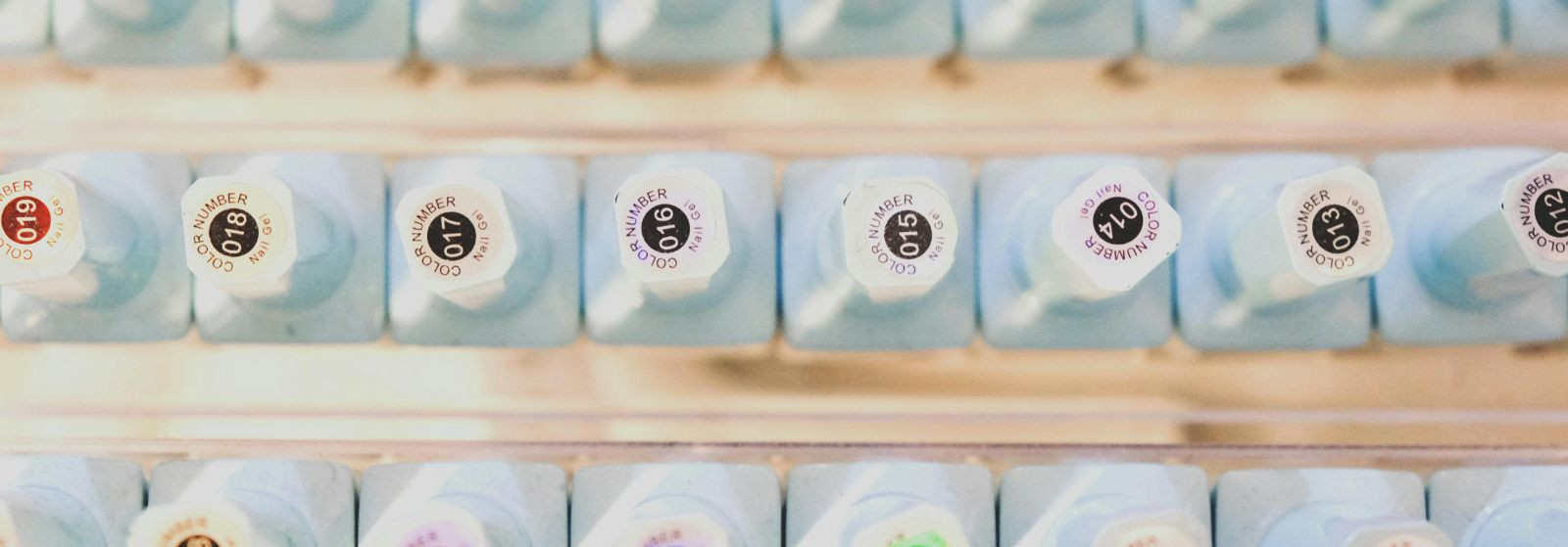 Kvaliteetne valik salongile ja koduseks kasutamiseks  Küünemaailma jaoks loodud veebipood pakub laia kataloogi professionaalseid ja harrastajale sobivaid tarbei