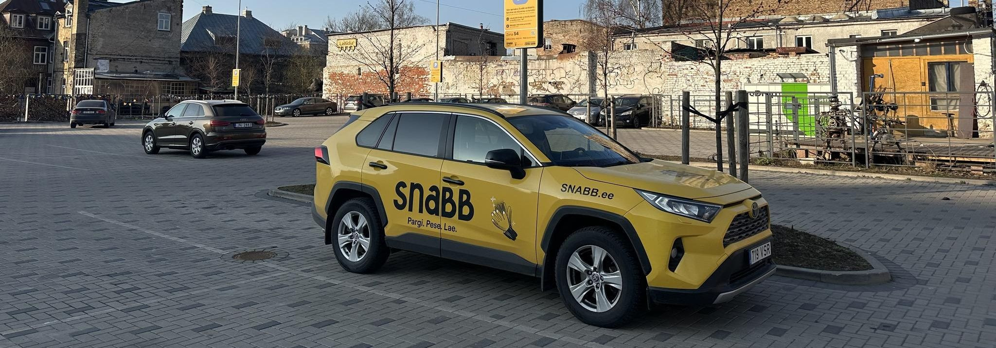 Meie platvorm on loodud selleks, et lihtsustada igapäevast liikumist ja sõidukitega seotud teenuste kasutamist nii autojuhtidele kui ka teenusepakkujatele. Me u