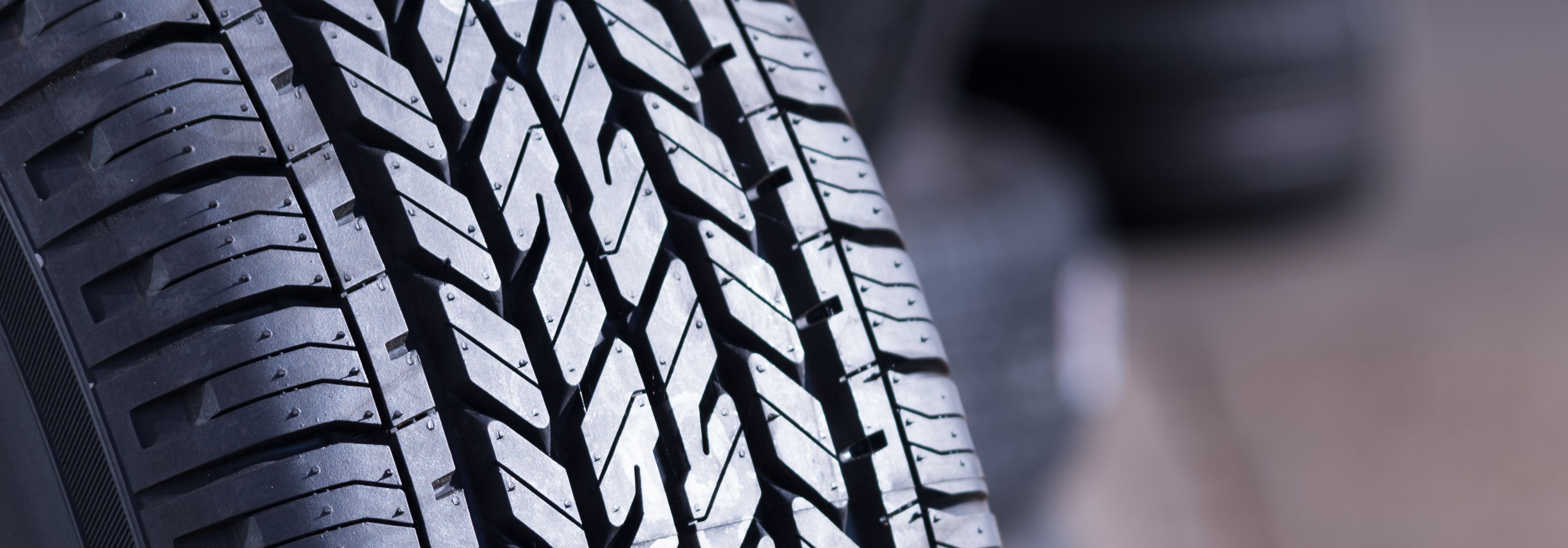 For vehicle owners and enthusiasts, ensuring the safety and performance of your car begins with maintaining proper tyres. Knowing when to replace them is crucia