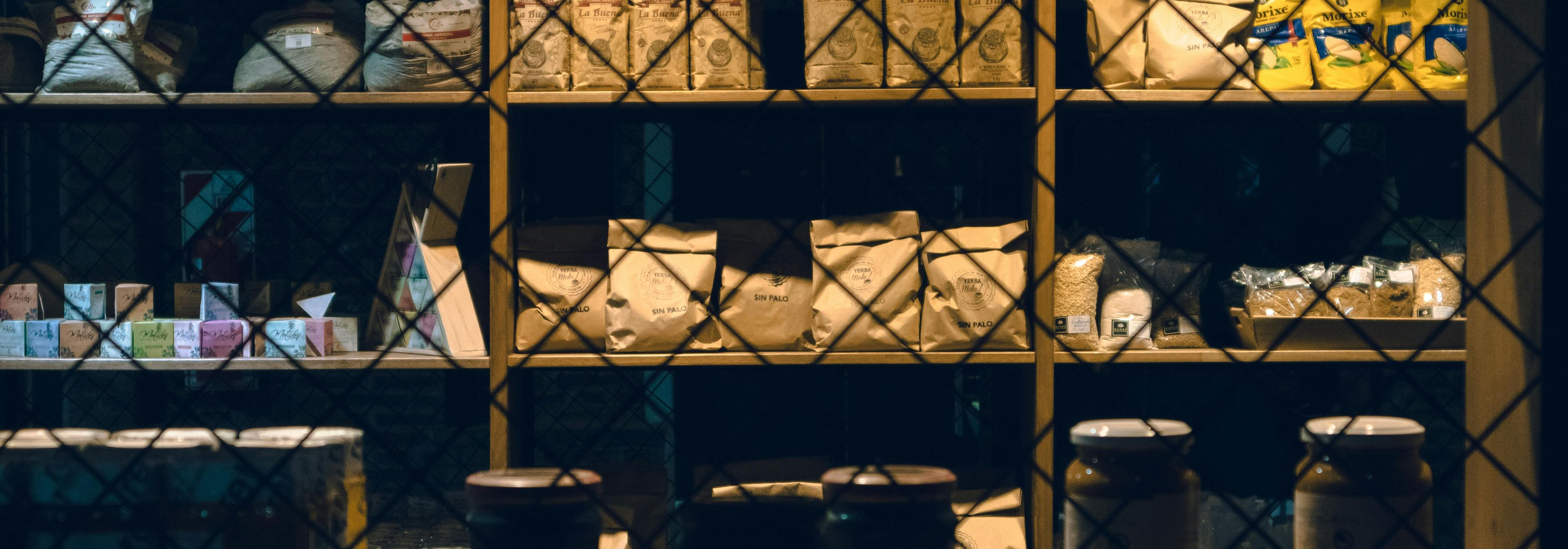 Me loome selgeid ühendusi tarnijate, hulgimüüjate ja jaeketite vahel, et kaubavahetus toimiks sujuvamalt ja efektiivsemalt. Töötame selle nimel, et ärisuhted ol