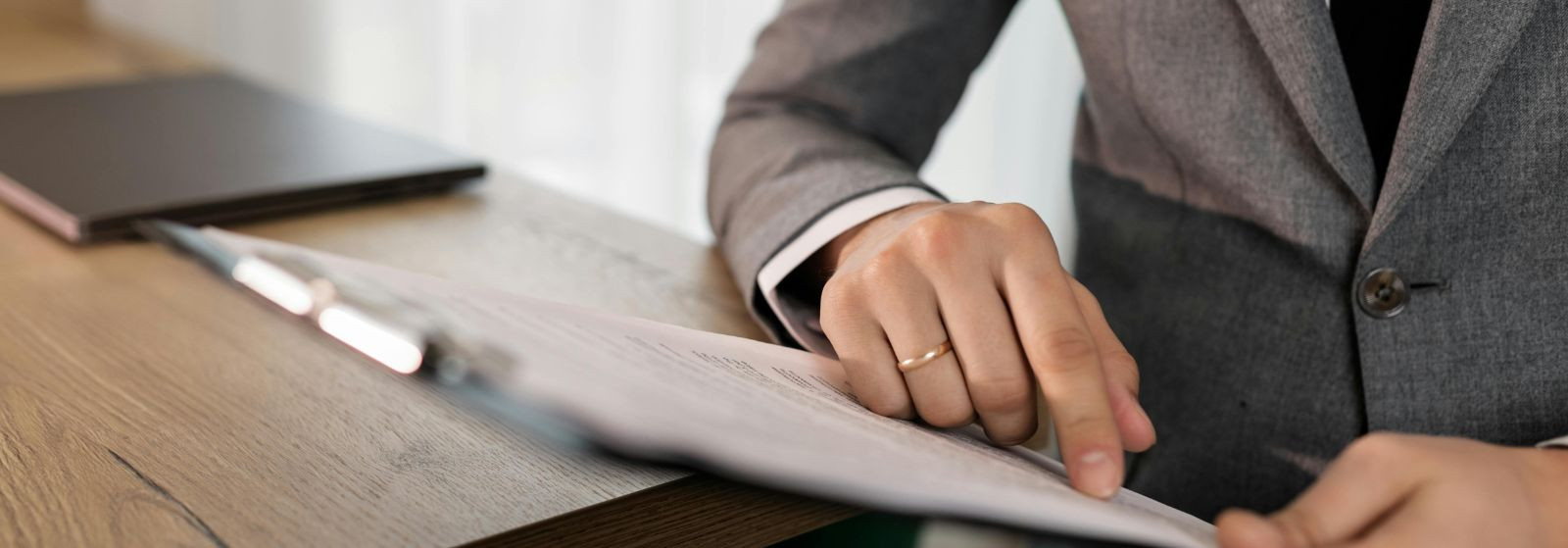 Mis on ehitusteatis ja miks see loeb 
  Ehitusteatis  on vormiline avaldus, mis võimaldab alustada väikeehituse töid vastavalt kohalikele ehitusreeglitele ja se