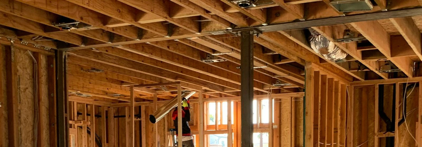 Pakume professionaalset hoonete ehitust ja renoveerimist , mis tagab kvaliteedi, tähtaegsuse ja eelarve järgimise igas etapis. Spetsialiseerumine hõlmab nii uus