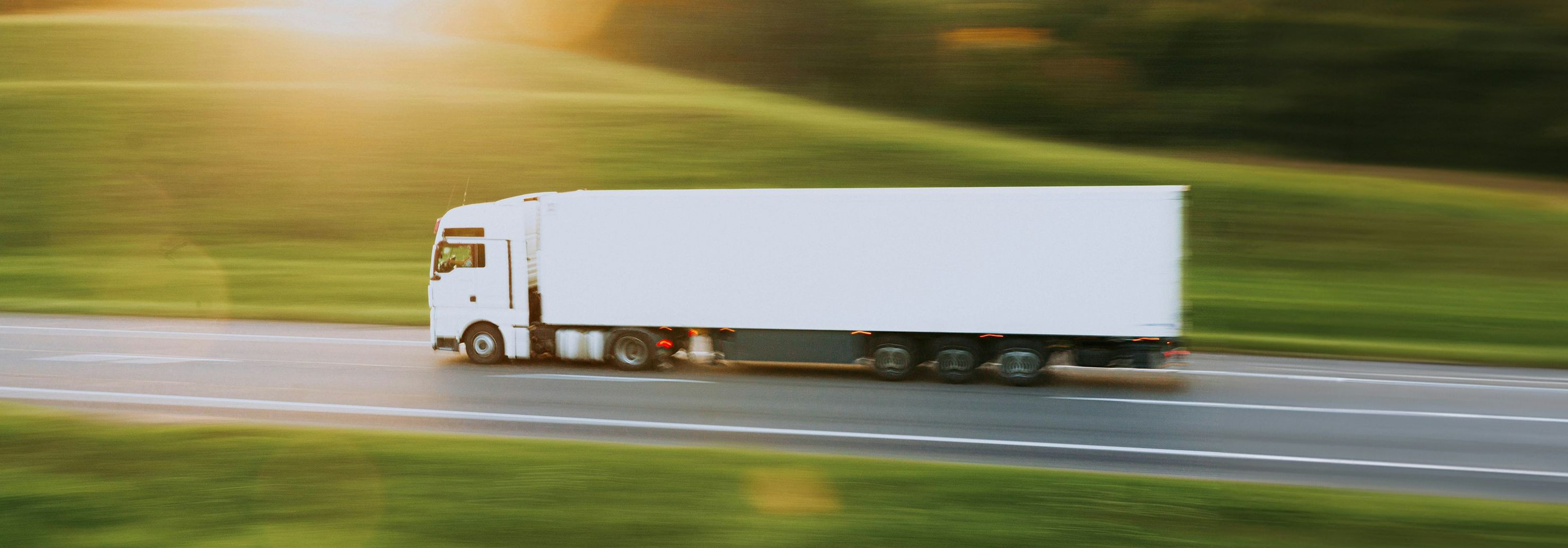 Me usume, et transporti ei peaks keeruliseks tegema — olgu tegu isikliku liikumise, kaubaedastuse või ettevõtte laiemate transpivajadustega. Meie töö on tagada 