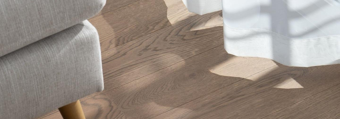 Täisteenus kinnisvara müük , mis haldab kogu protsessi alates objekti turundamisest kuni tehingu sulgemiseni, et müük kulgeks kiiremini, kasumlikumalt ja muretu