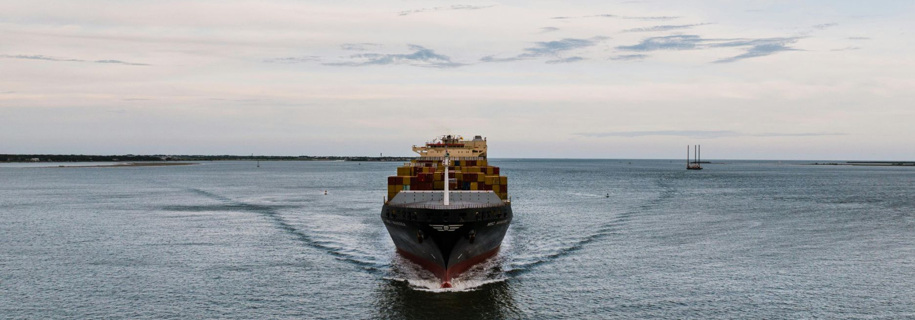 Kiire tempoga ülemaailmses kaubanduses seisavad ettevõtted silmitsi arvukate riskidega, kui nad transpordivad kaupu üle piiride. Kaupade kindlustus on logistika