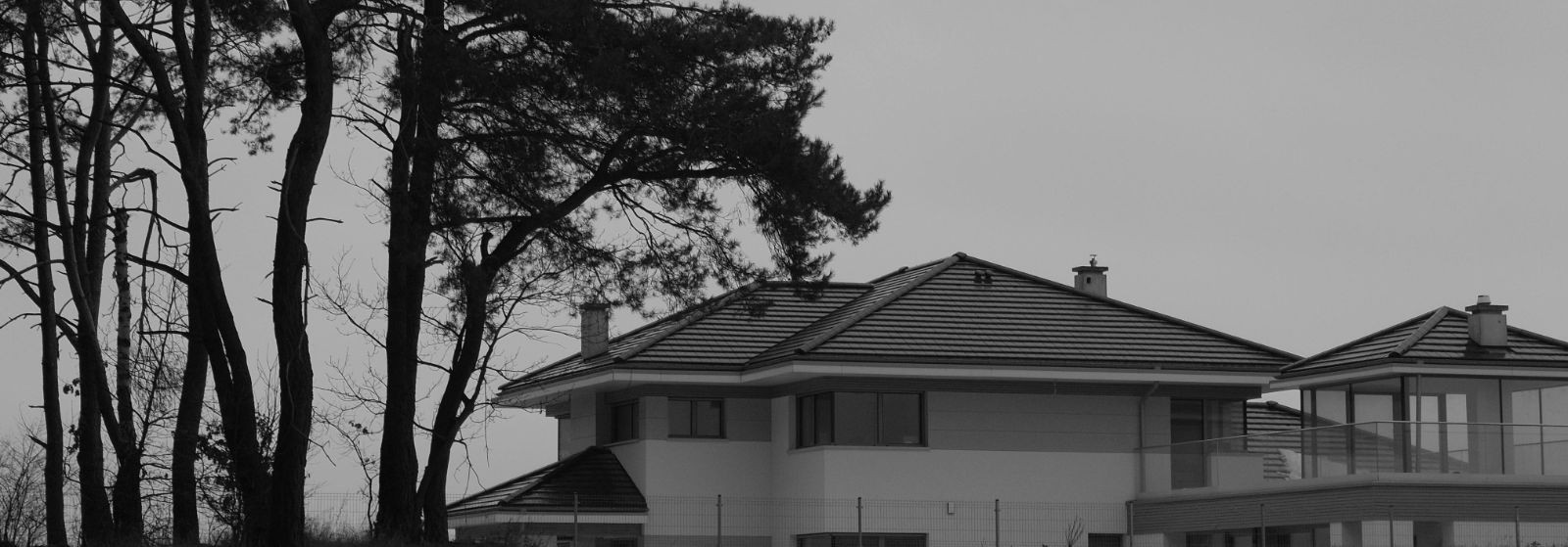 Täisteenused ehituses  tagavad sujuva ja usaldusväärse ehitusprotsessi alates esimesest ideest kuni üleandmiseni. Koordineeritult juhitud tööde kaudu saavutatak