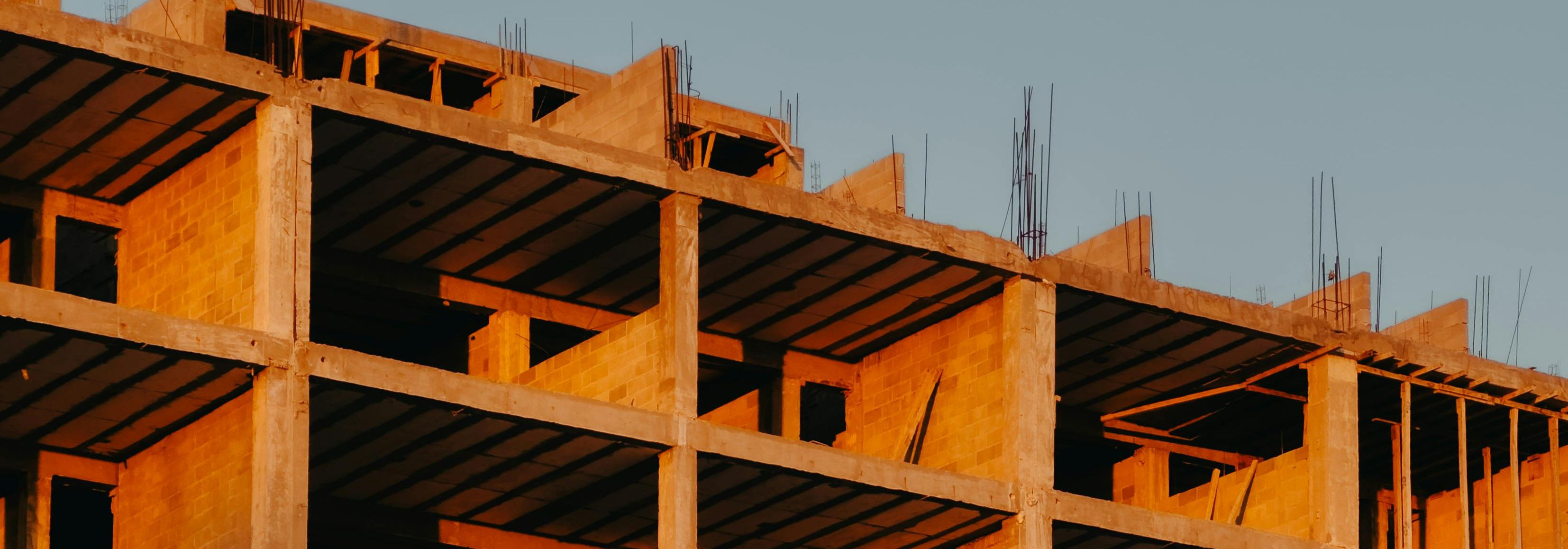 Meie ettevõte loob ehituse lahendusi, mis ühildavad algse ideekauni lõpliku viimistluseni. Keskendume sellele, et ehitusprotsess oleks kliendile arusaadav ja ha