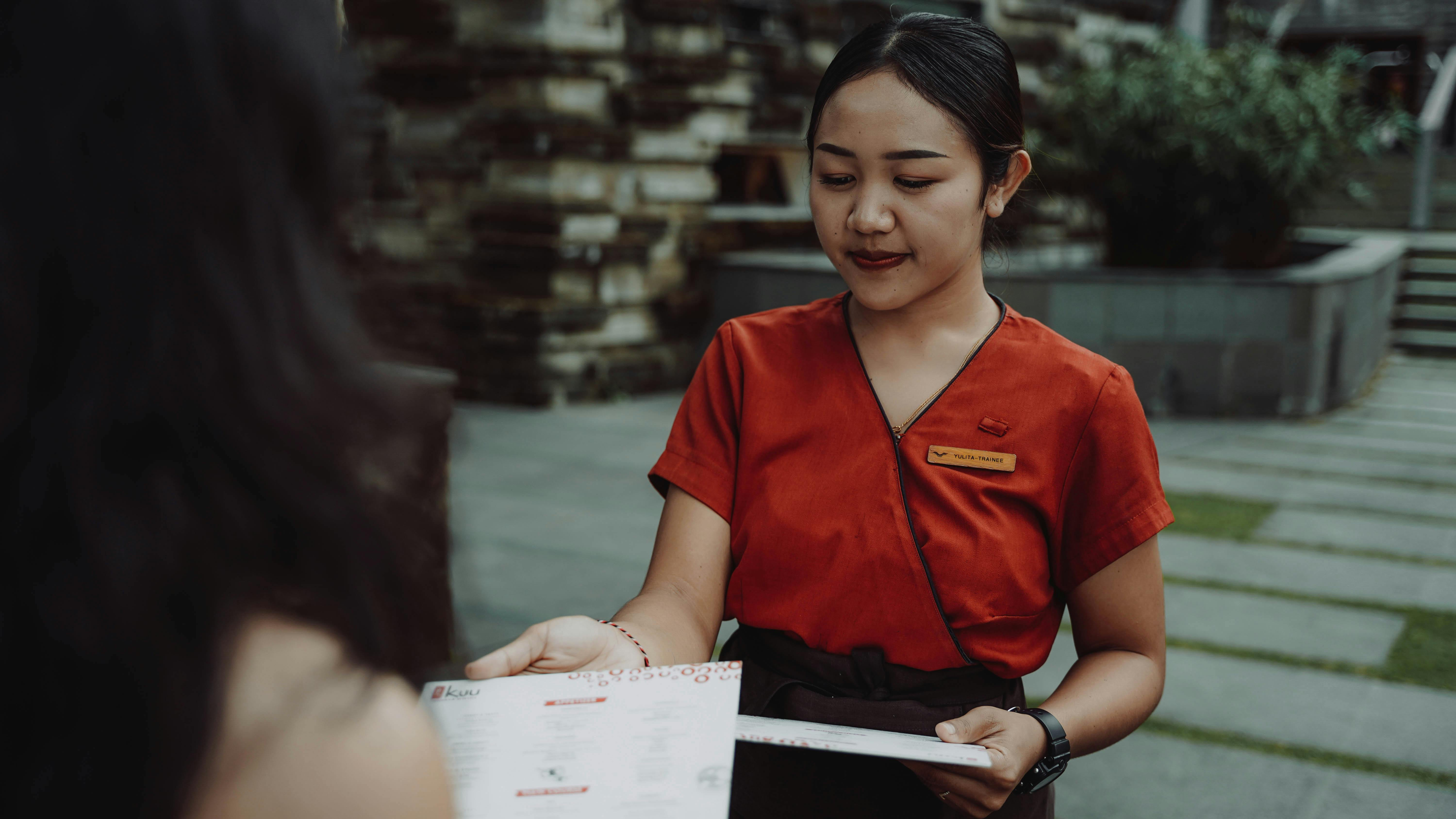 Flexible labour rent   for restaurants, cafes, hotels and catering companies, which reduces the risks of shortage of staff, optimises costs and ensures stable s