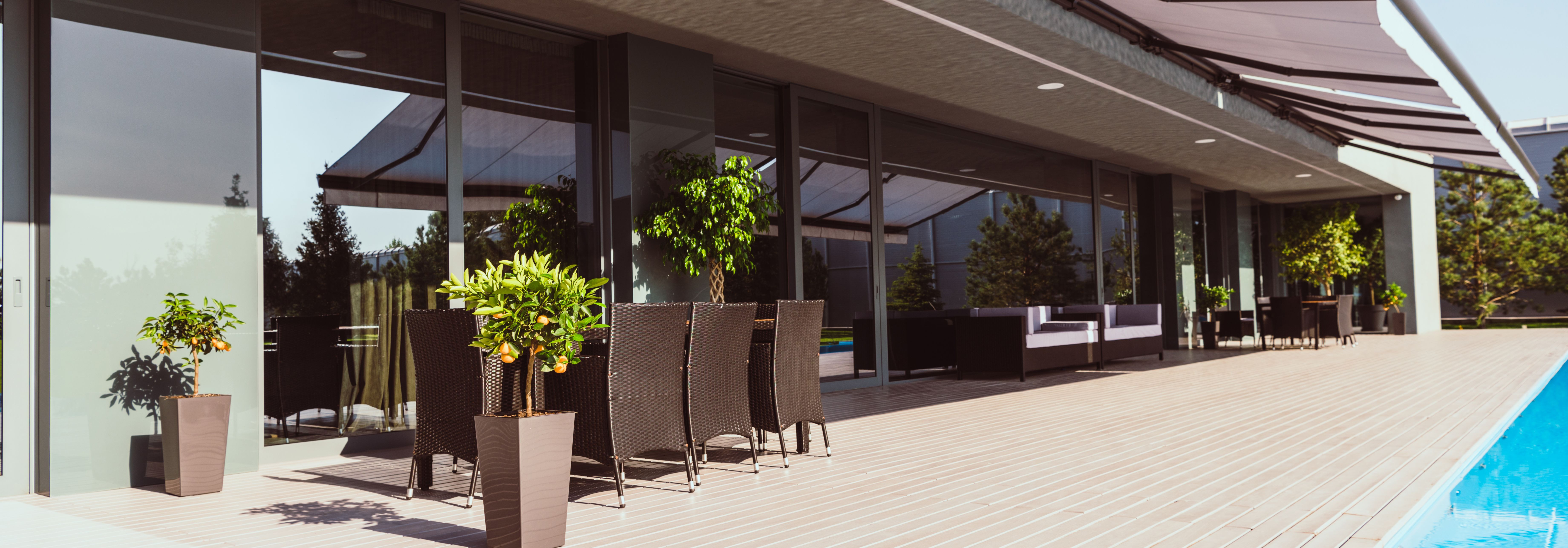 Astudes 2024. aastasse, areneb terrassi disain, et vastata kaasaegse elu nõudmistele. Koduomanikud ja kinnisvaraarendajad otsivad üha enam uuenduslikke viise, k