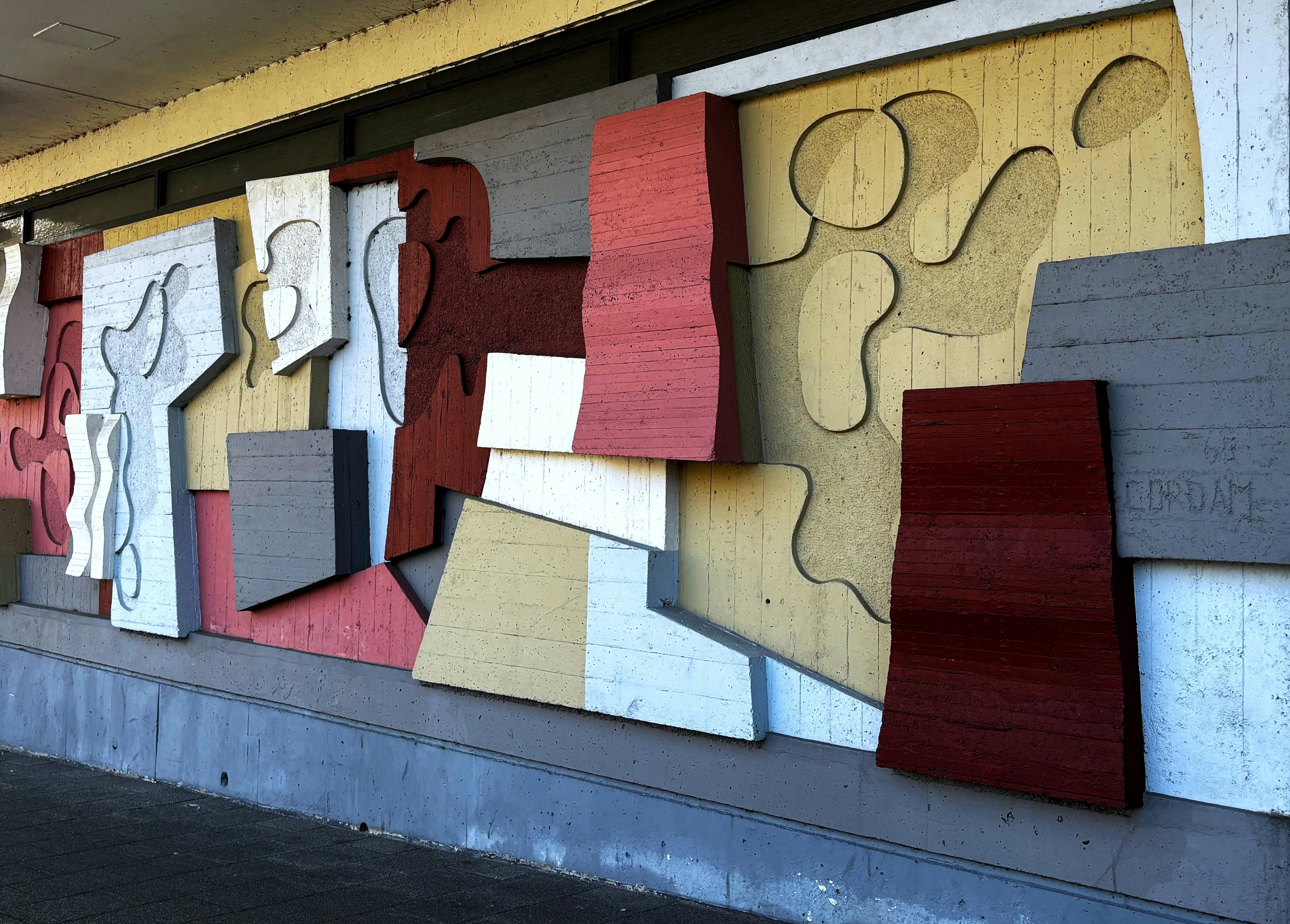 3D kivipaneelid  toovad ruumi kolmemõõtmelise kivitekstuuri ja elegantse reljeefse viimistluse ilma tarbetu kaaluta. Õhuke ja kerge materjal võimaldab luua efek