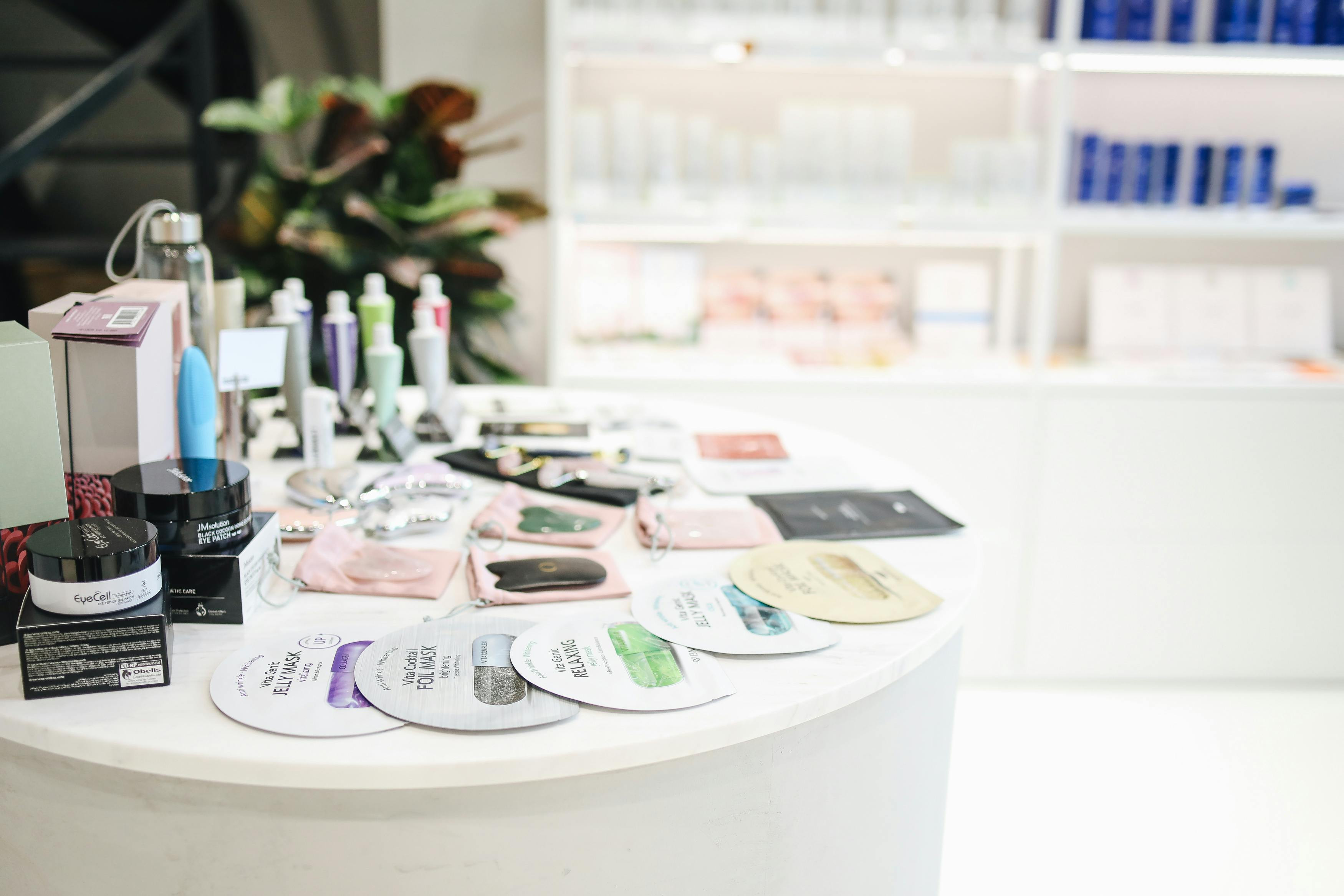 Beauty equipment combines high-quality hair and nail care products ...
