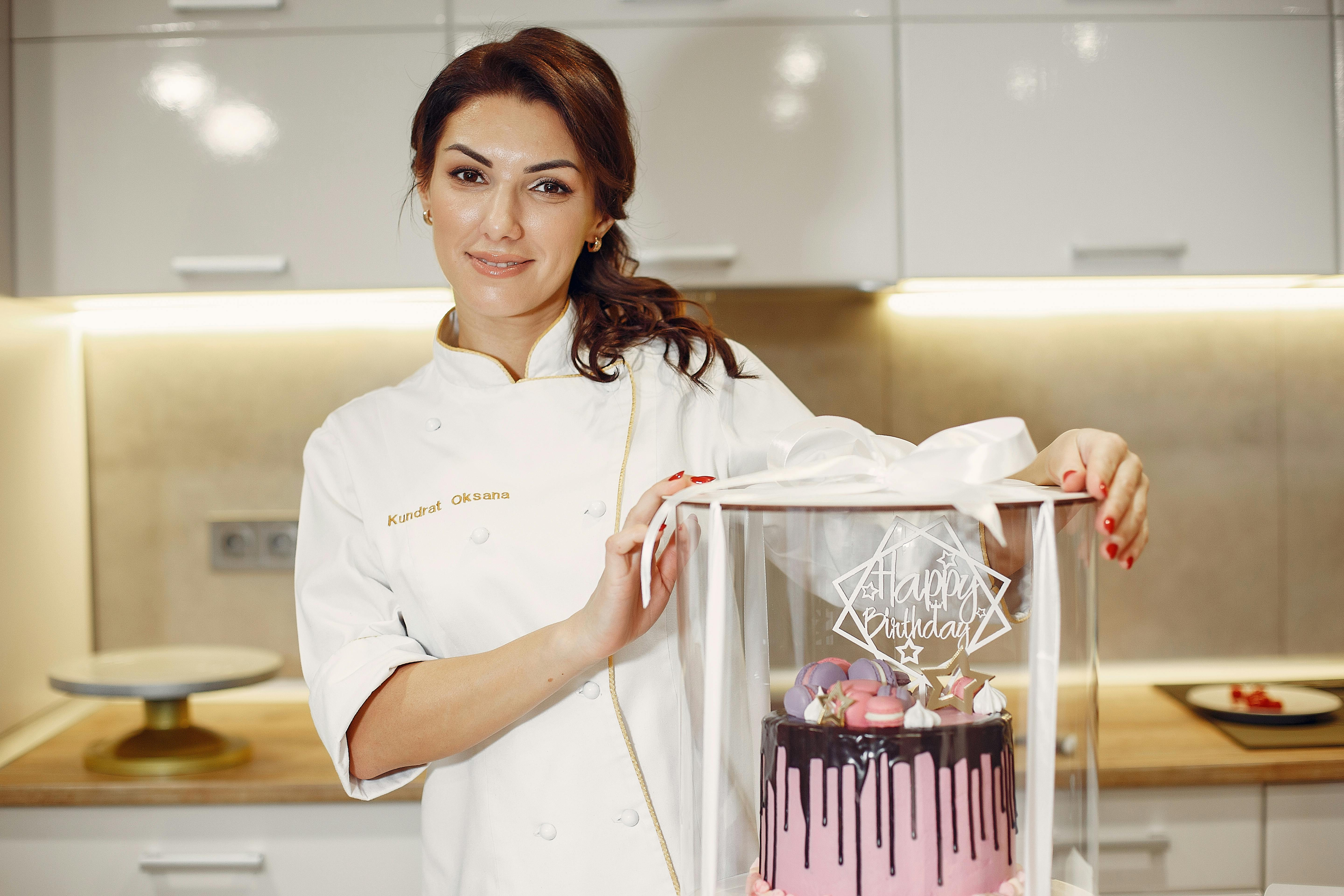 Why choose Candy Orders?    Candy Orders  brings events tables to life through personalized, delicious and carefully prepared desserts. The service focuses on o