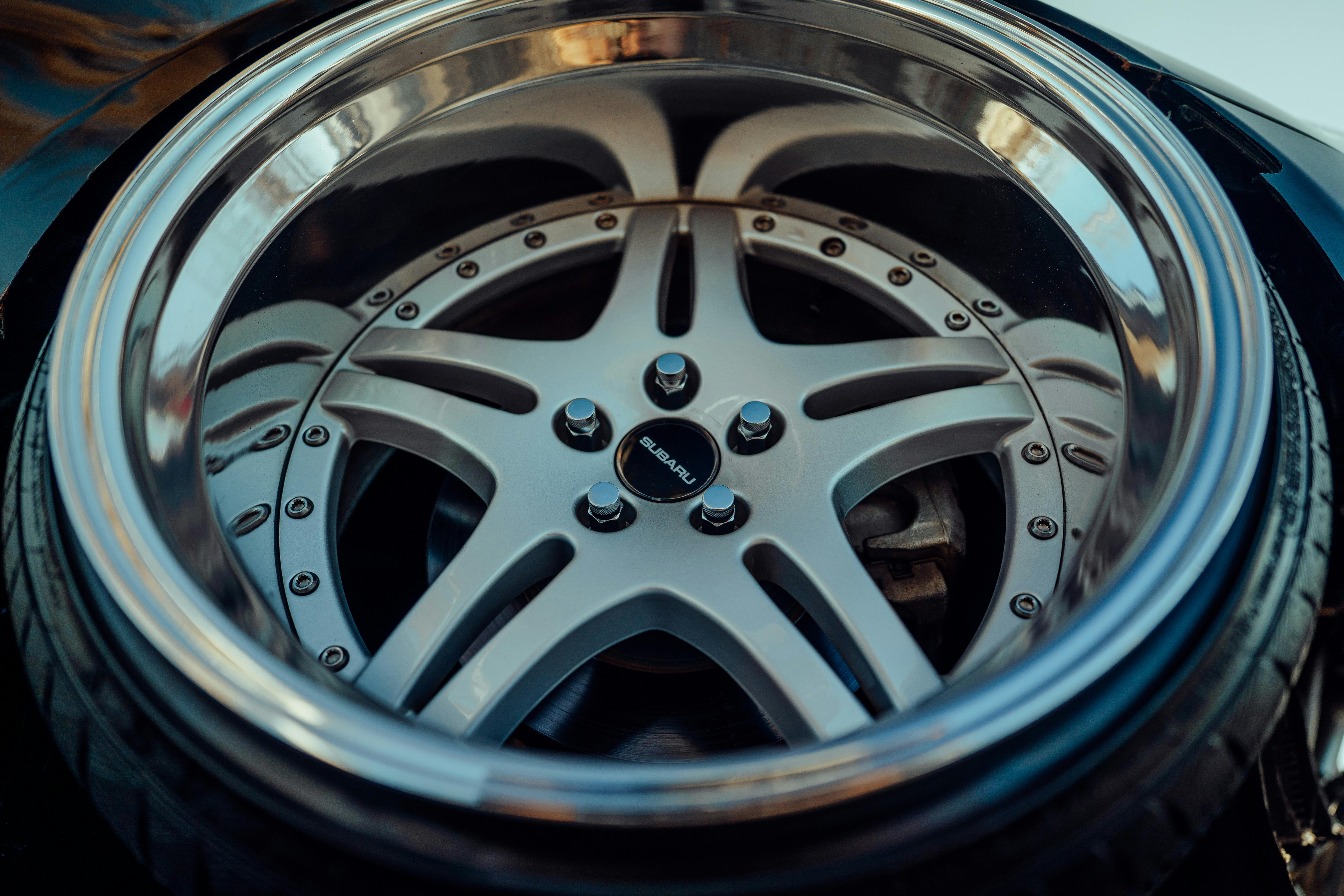 Right  shaped wheels  give the vehicle a fresh and look-seeing look immediately, but at the same time  suitability  plays the same role. Well-selected  wheels  