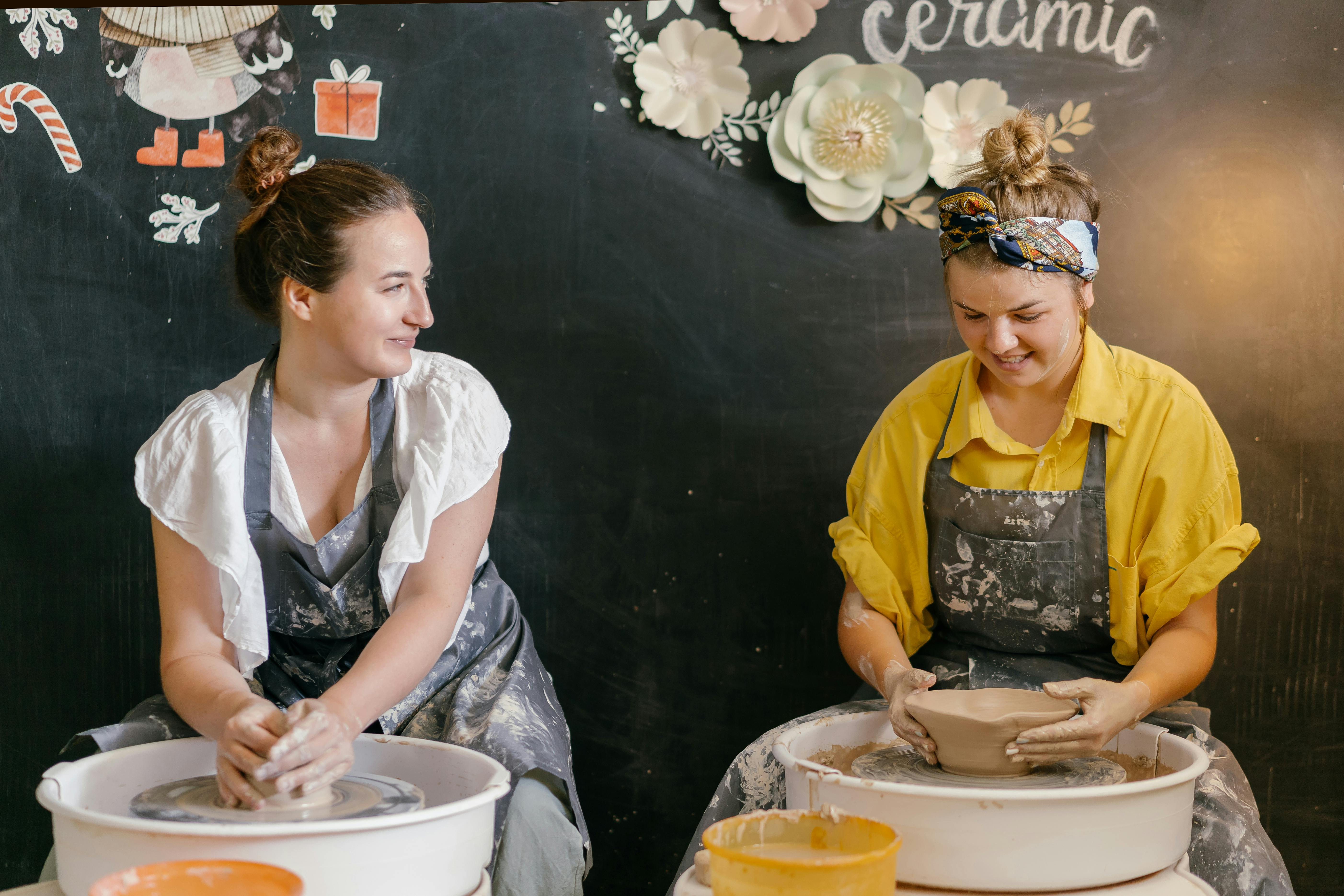 Ceramic experience  combines creativity, handicraft activity and special experience into one comprehensive offer. The selection includes corporate gifts, cerami