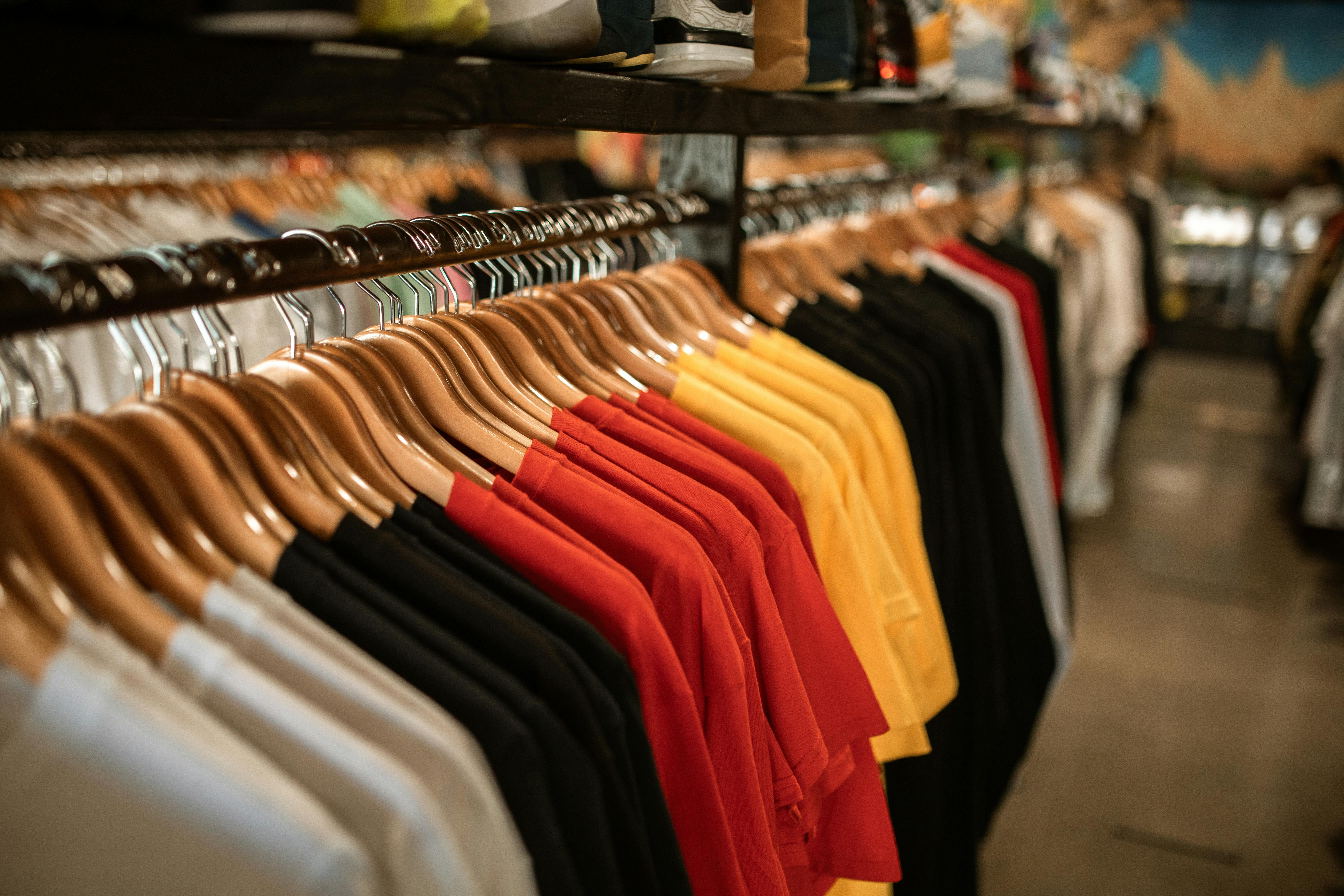 A clothing store that combines  practical choice, convenient shopping and daily consumables   makes it easy and time-efficient to find clothes and textile produ