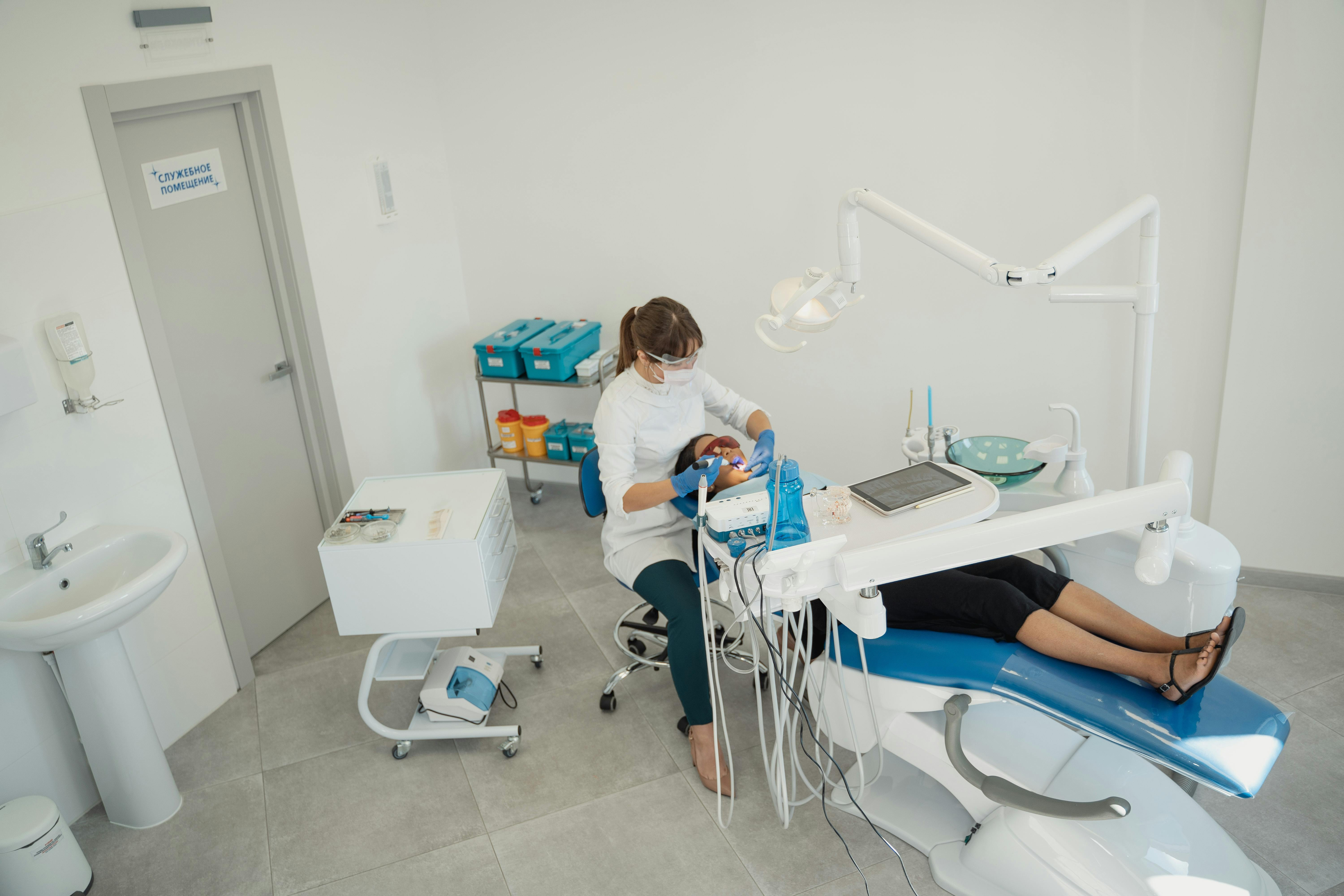 Complete dental treatment for each family member   Complete dental treatment combines personal oral care and modern dental techniques into one of the smooth pat