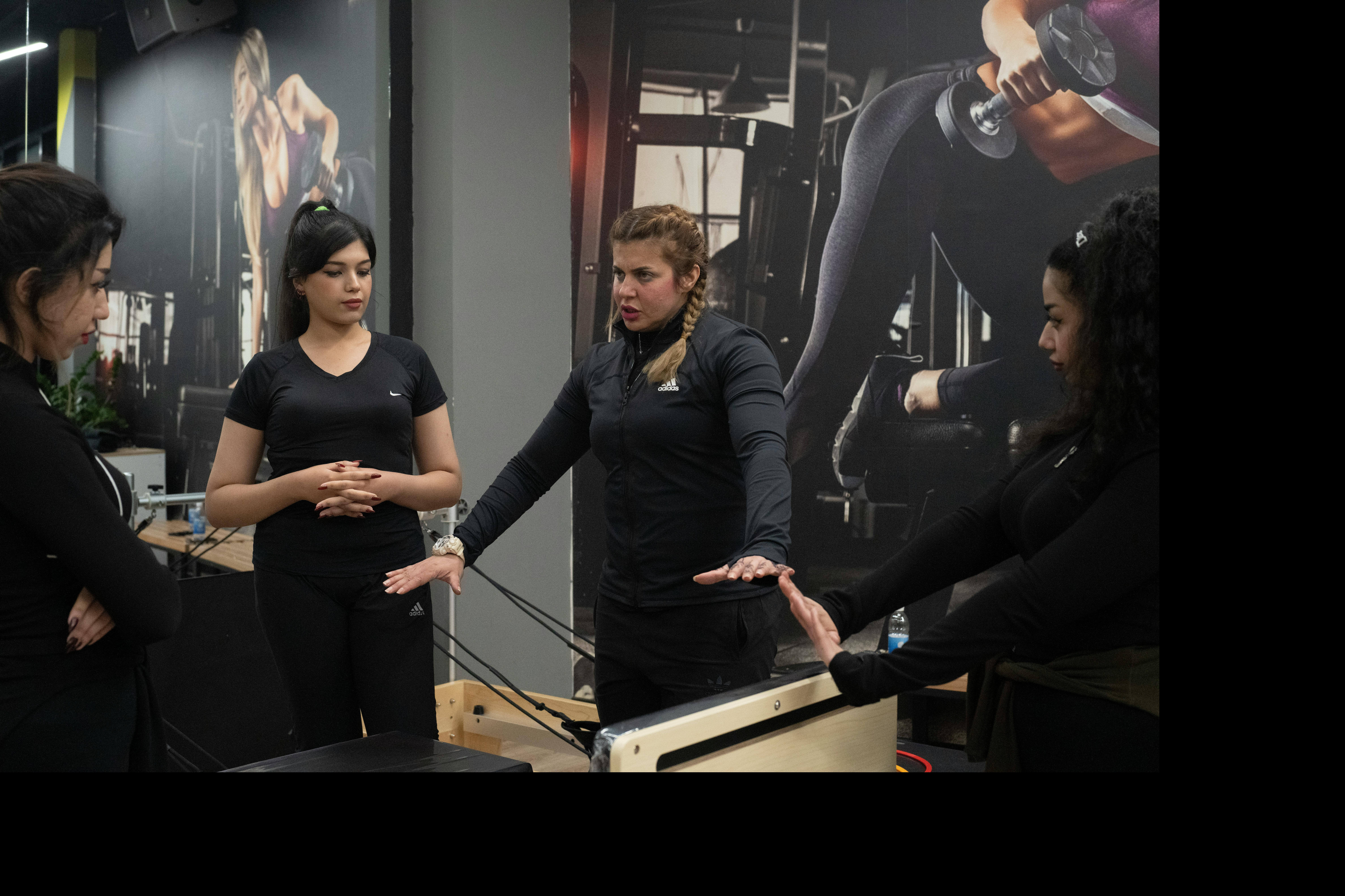 Full approach to sports training and leisure training   < Fitness training  and   leisure training  connect in a well-thought-out system that develops mobili