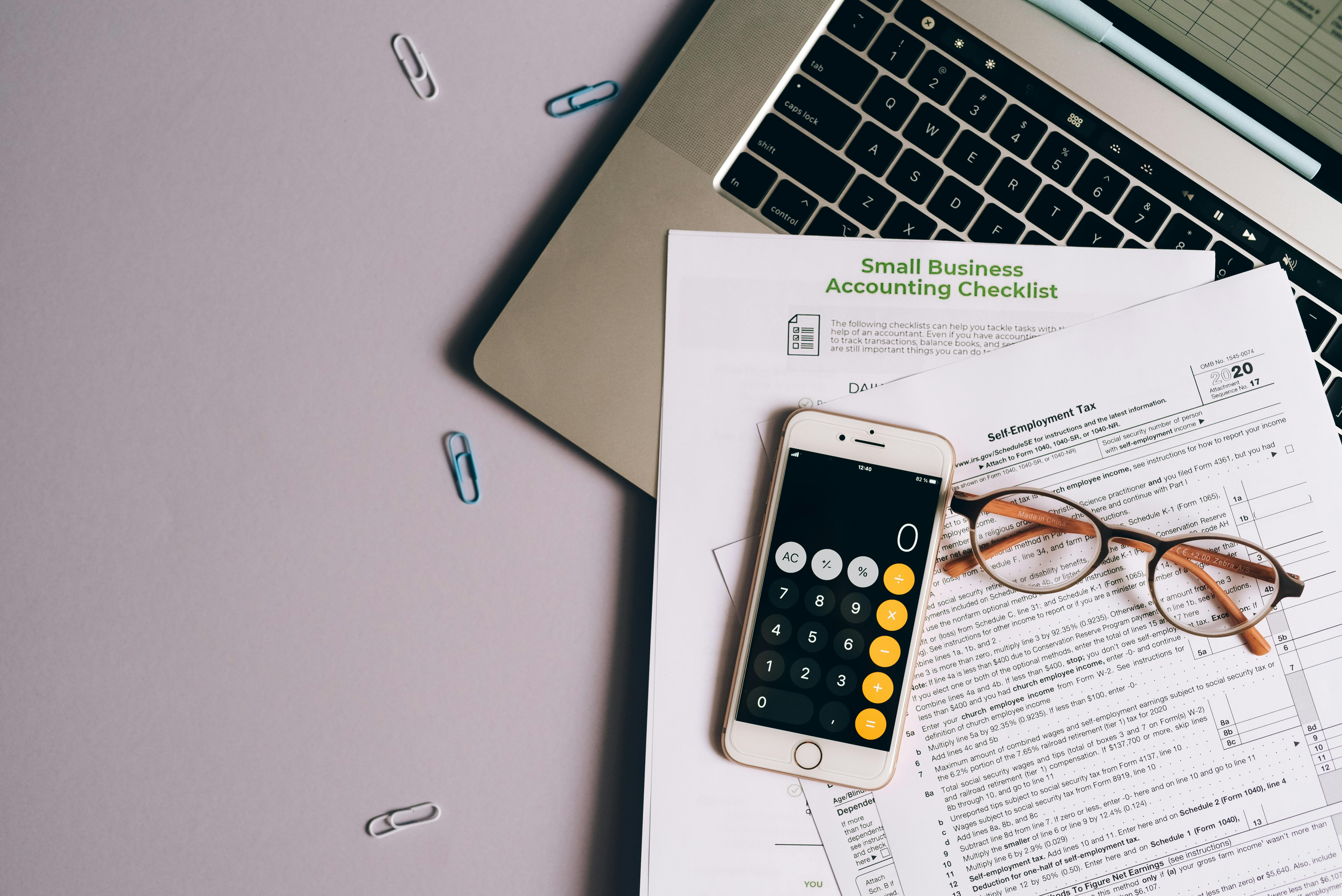 Regular  daily accounting  and expert   consultation  provide a solid basis for a micro-enterprise, a small enterprise and a NGO on which to build calm and tran