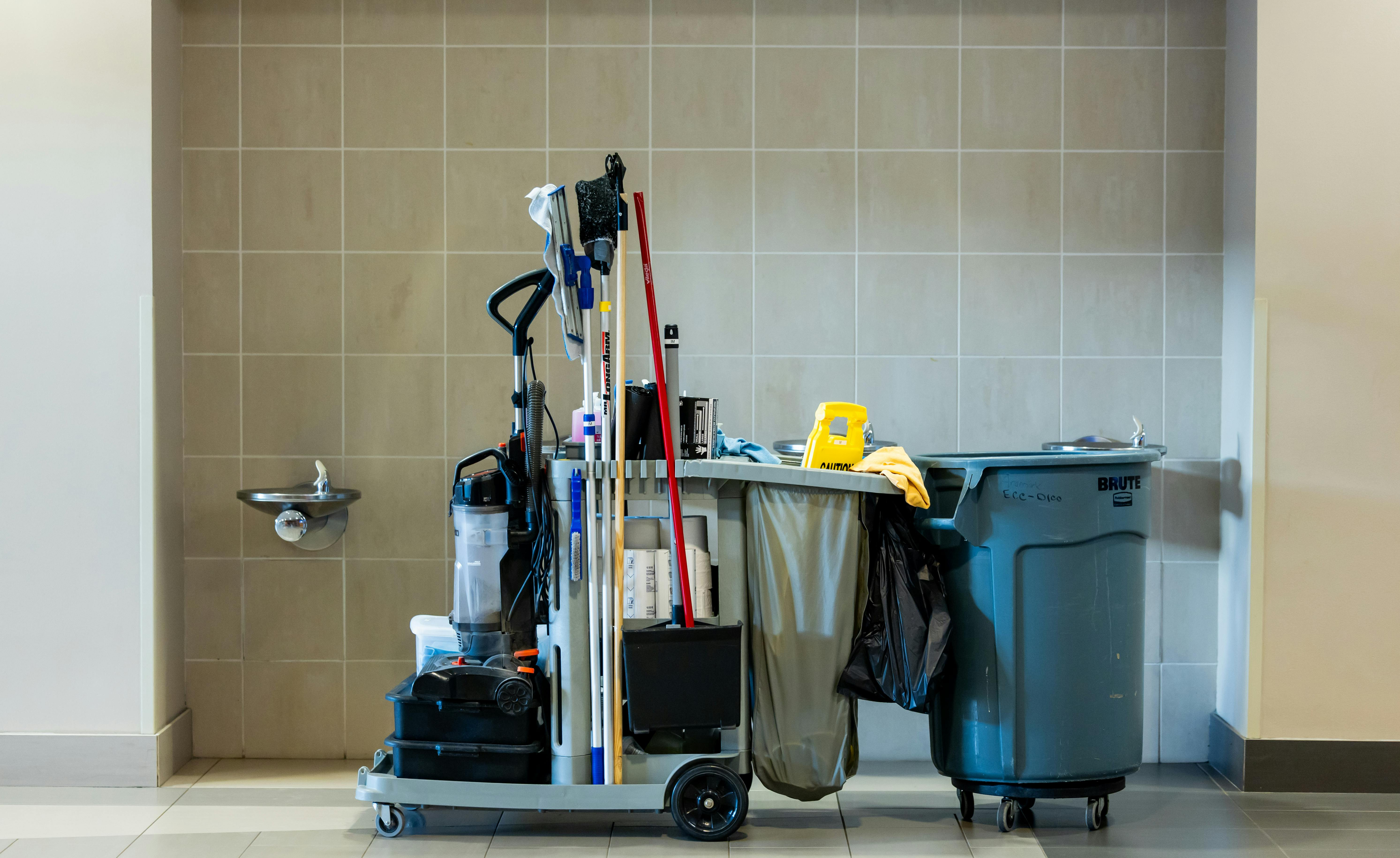 Deep cleaning and maintenance service that keeps rooms healthy and in good condition    Deep cleaning  and   maintenance   is a full service that combines thoro