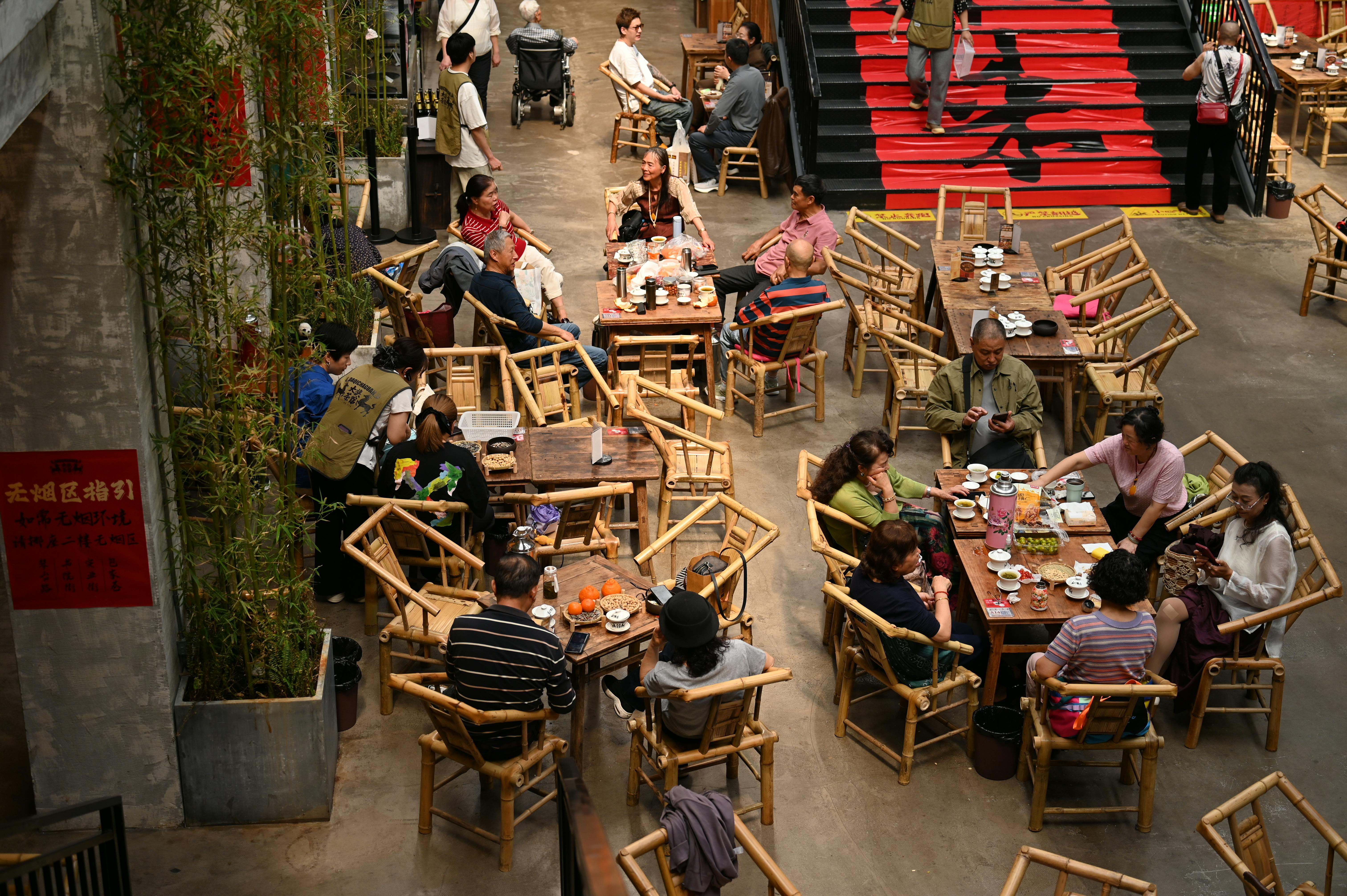 Good  dining place  is not only a place to eat full-bodied – it is a place to take a moment off, enjoy good company and feel welcome. Our   coffee shop  and  re