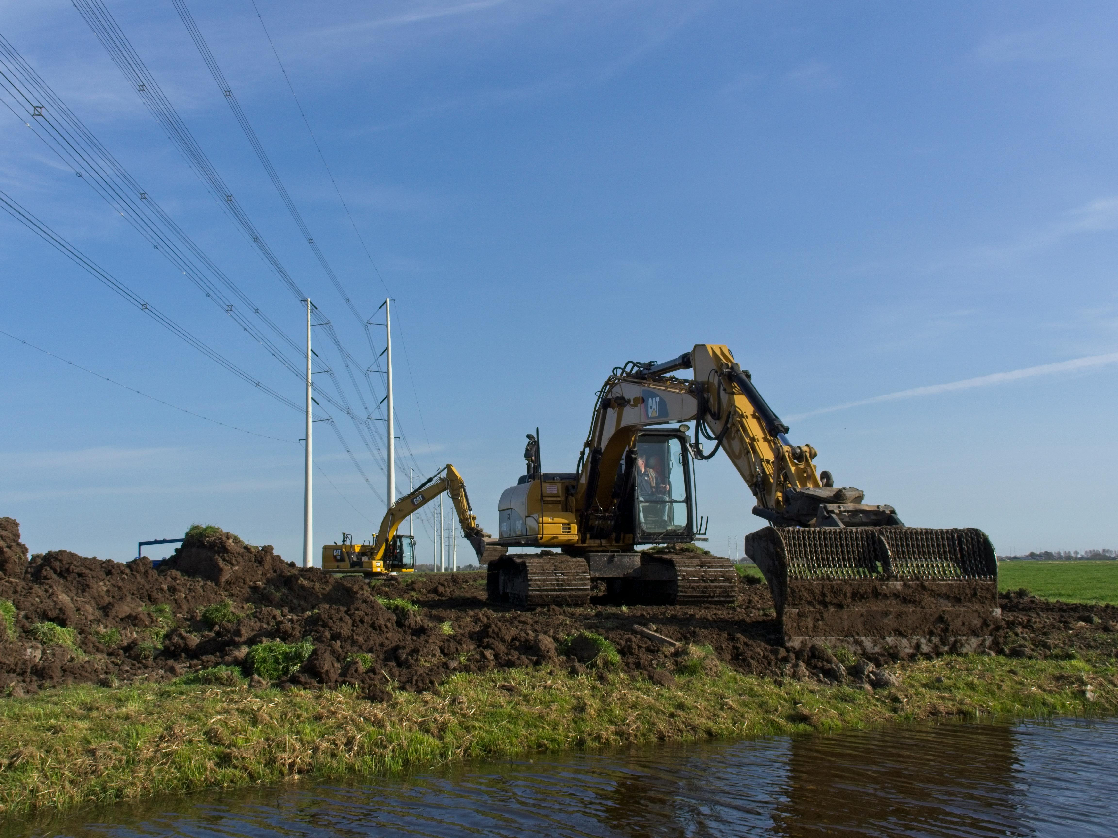 Travel digging  means the precise digging of lines and pipelines with the aim of ensuring long-term waterproofness, easy maintenance and minimum repair costs. S