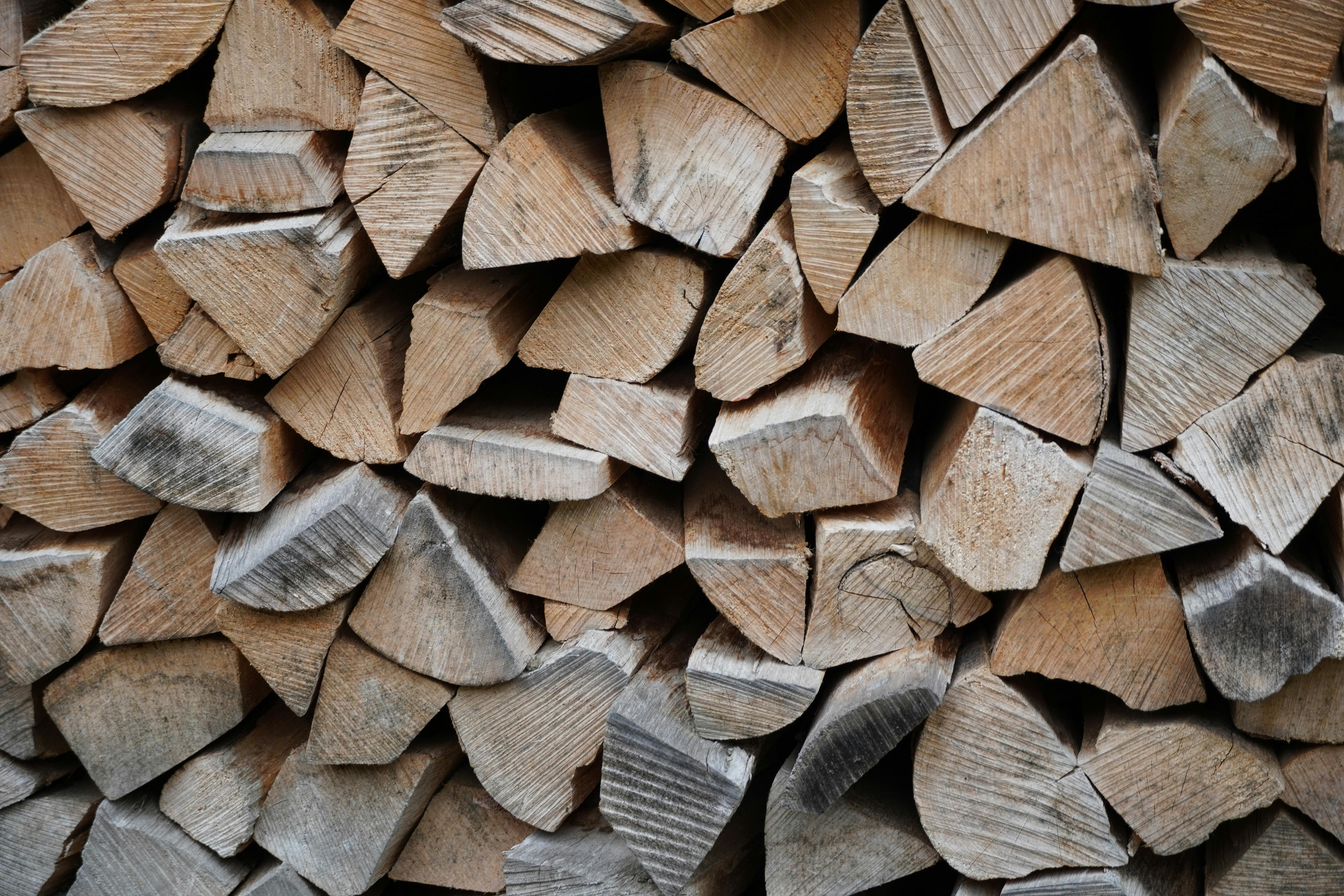 Kuiv conifers  provides a quick and reliable thermal solution for winter nights: low humidity firewood that is ready to burn and provides high and stable heat o