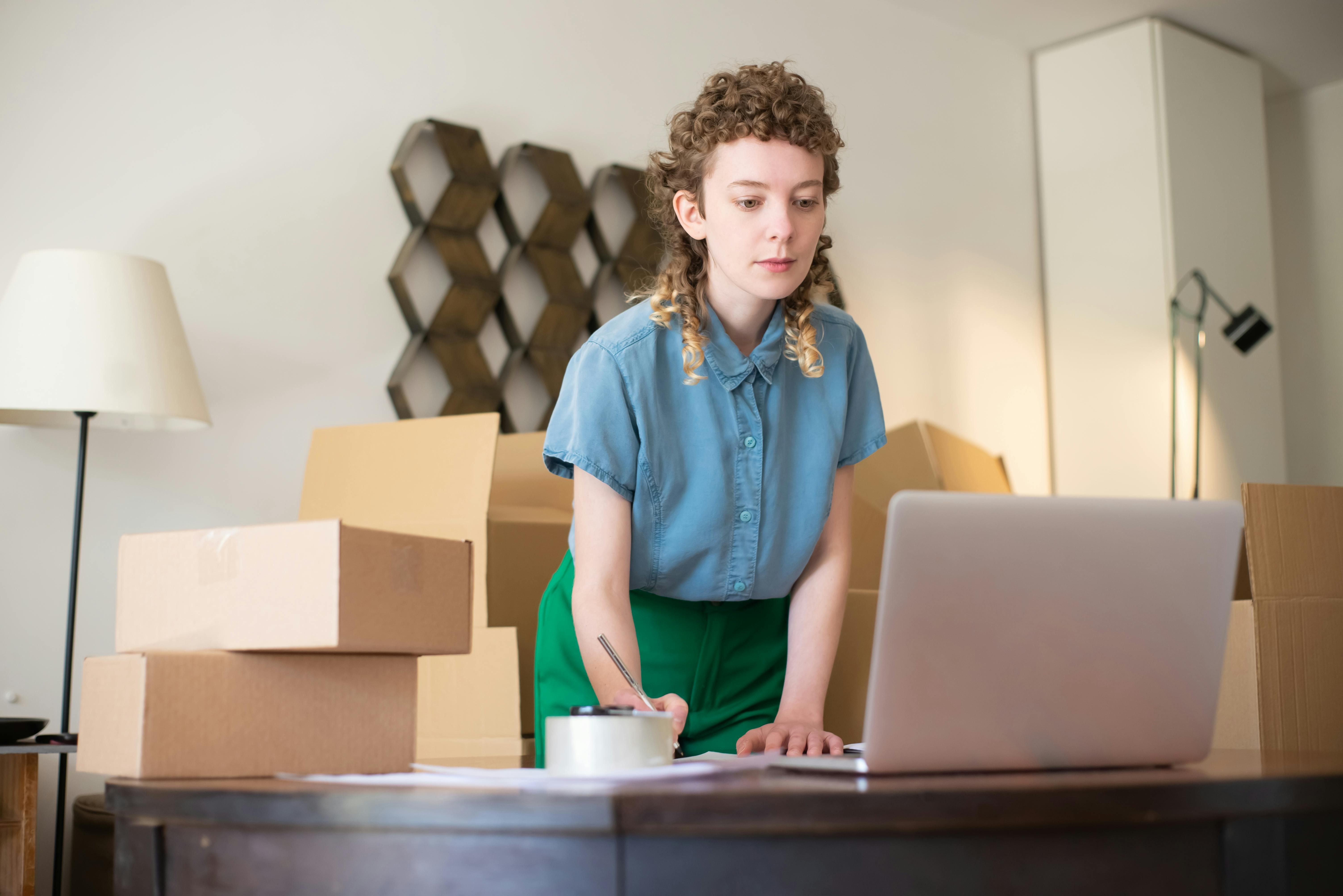 What does e-shop management offer and for which it is suitable ...