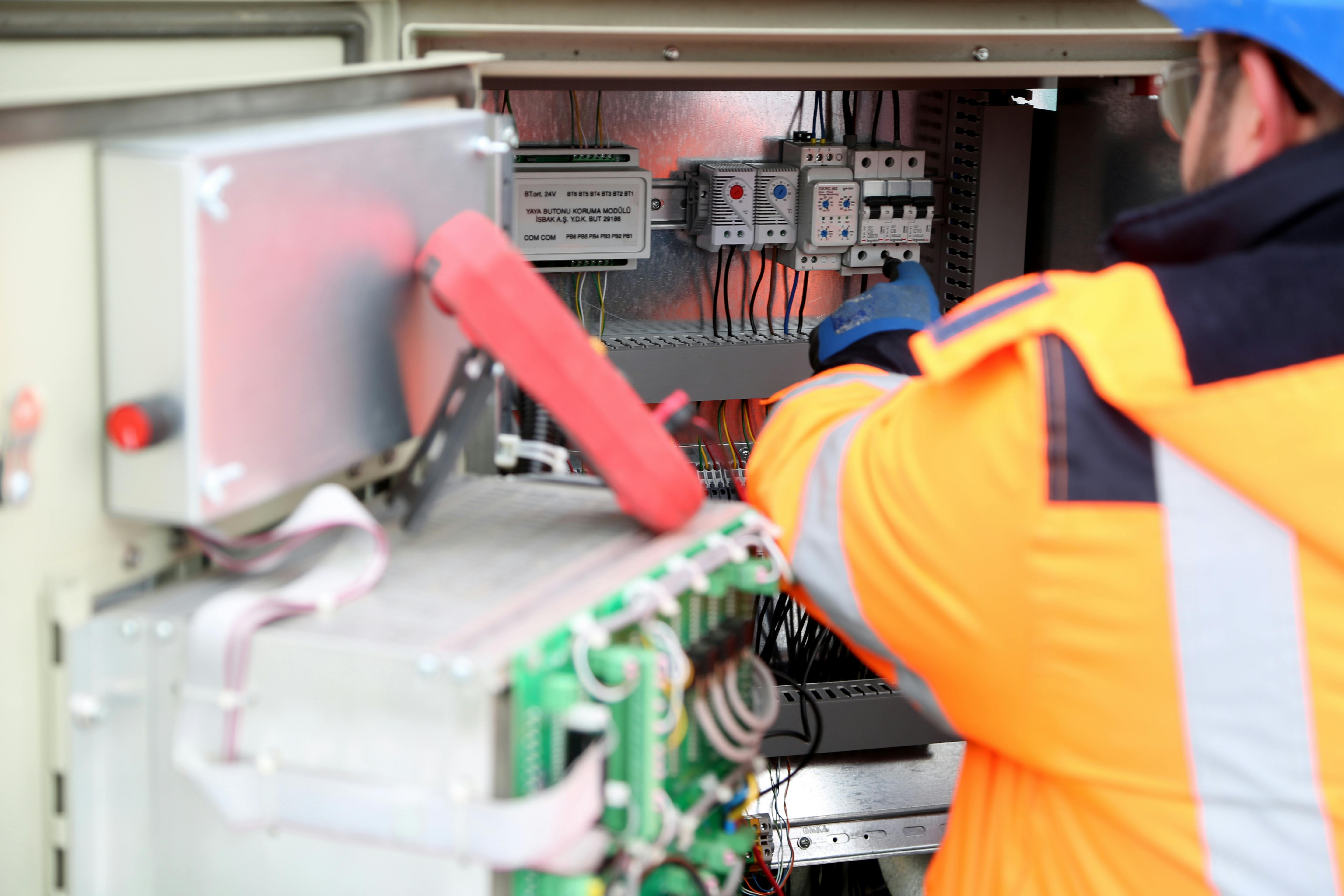 For electrical systems, accuracy, safety and correct technical decisions are relevant.  Electricity support  provides professional assistance in situations wher