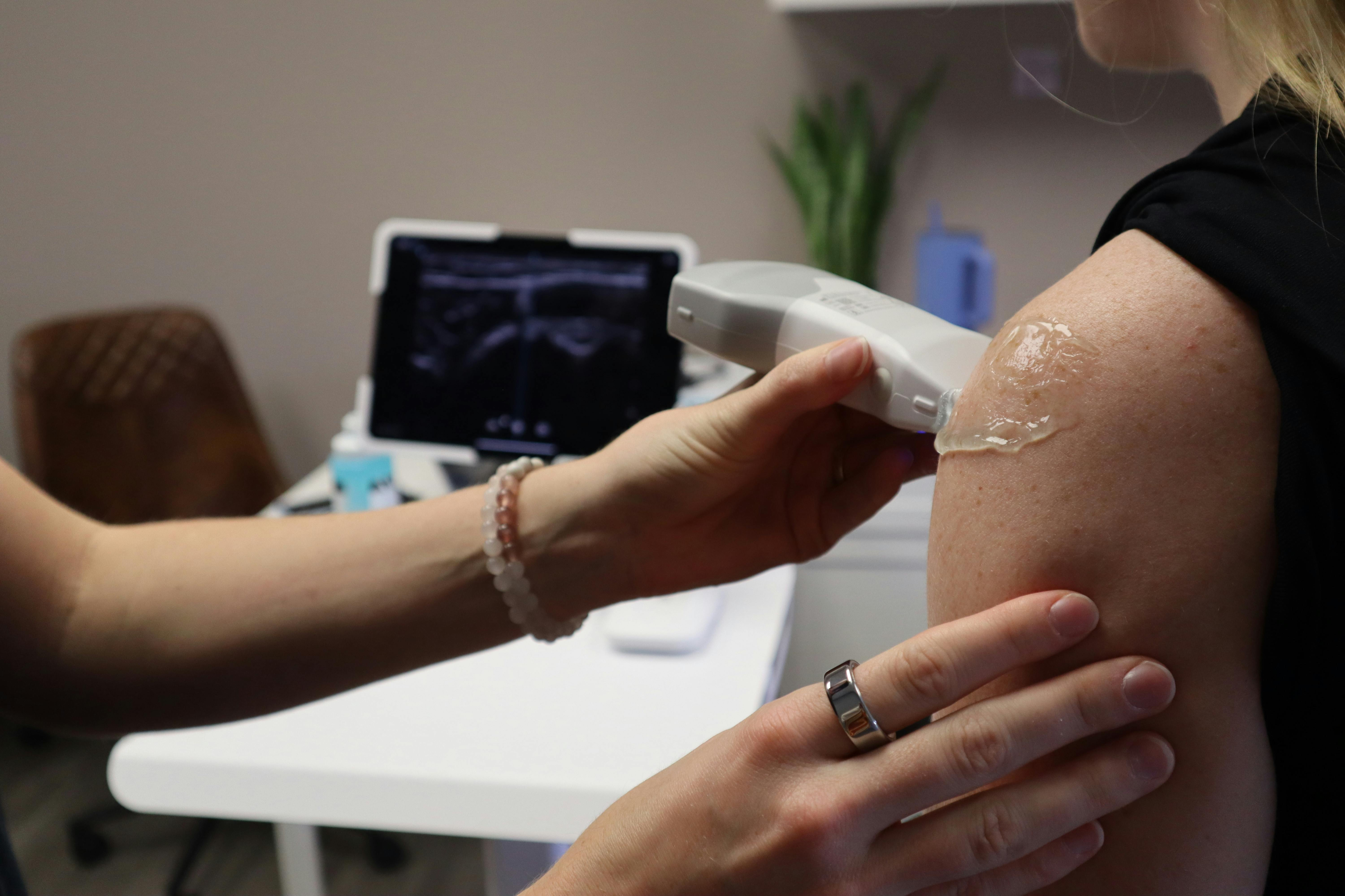 Quick diagnosis and analysis  allow rapid, reliable information on the state of health without long waiting. Mobile diagnostic solutions and on-site procedures 