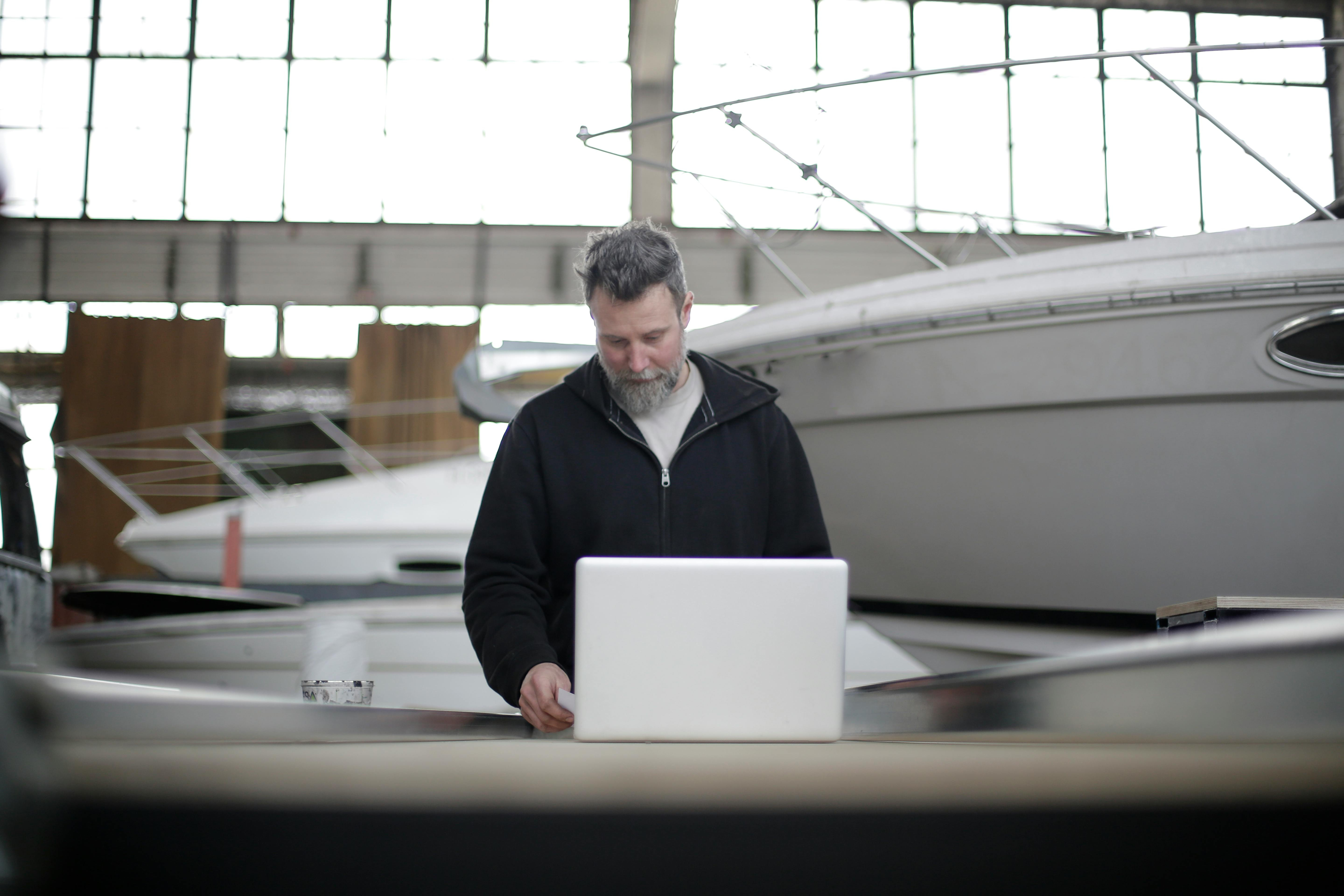 Our company works to make boat riding easier, more secure and better managed, both for new buyers and already experienced boat owners. We are an offshore and bo