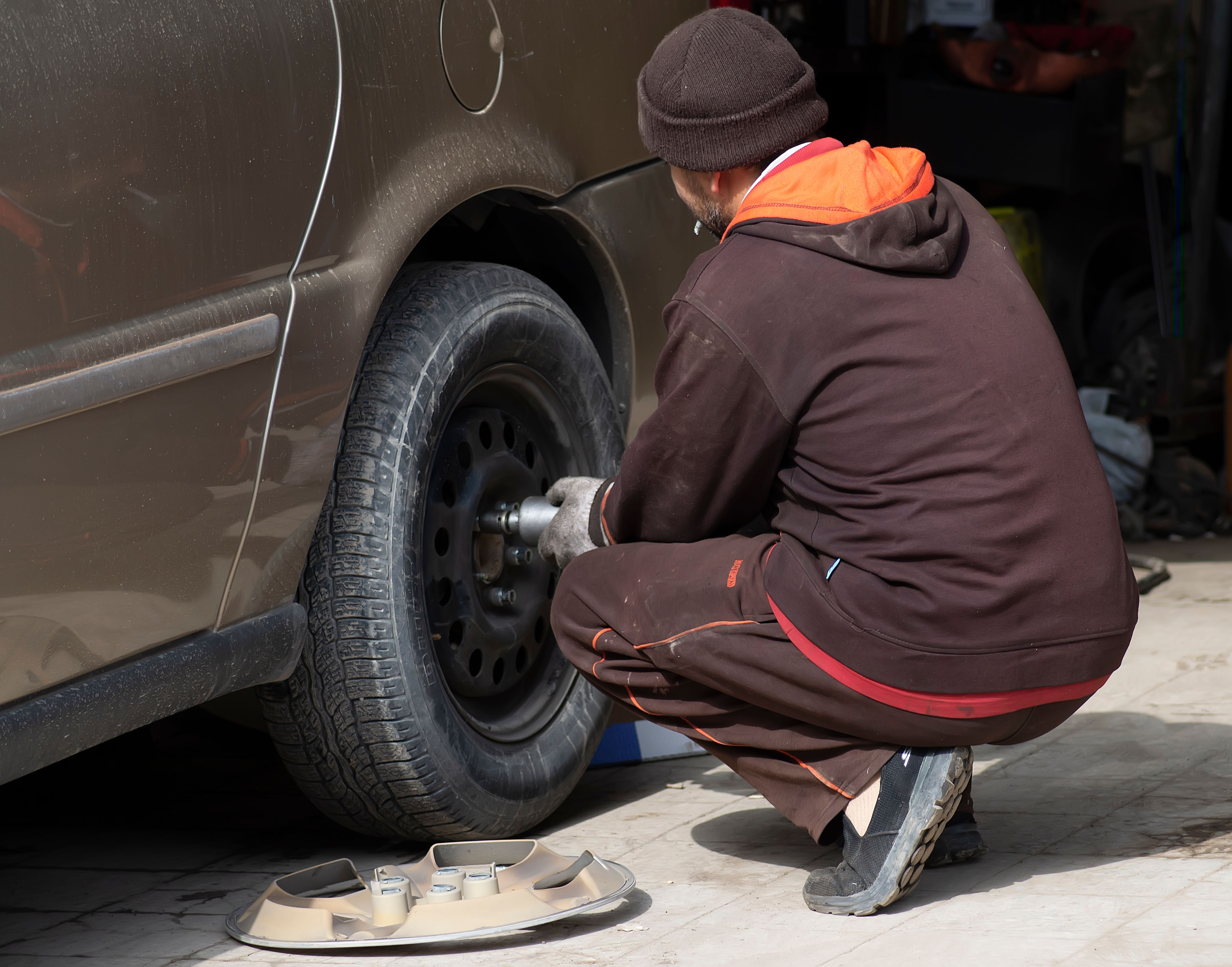 This web-based market is designed to make it easy, clear and reliable to find tyres and wheels. The centre of the company is a practical service that helps vehi