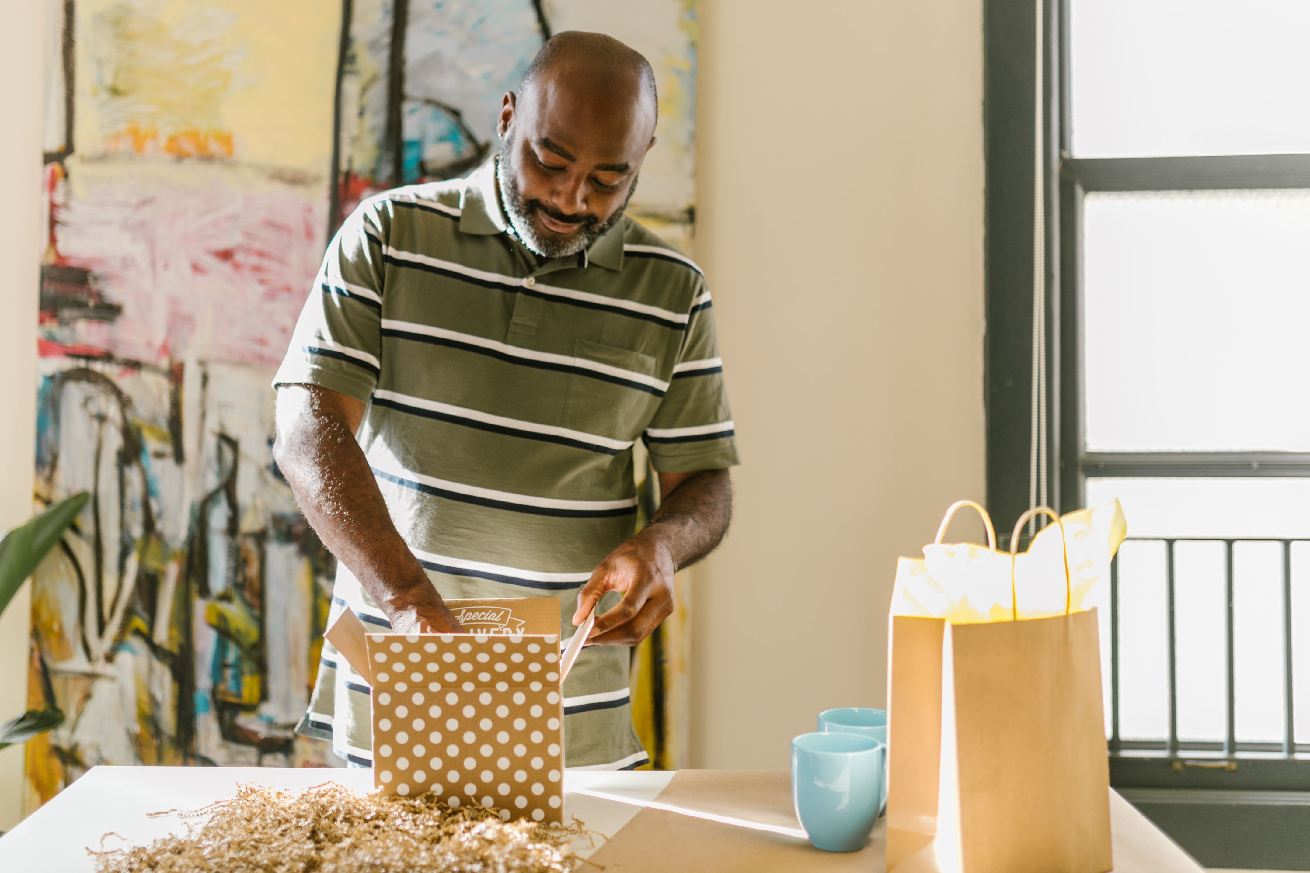 For us, the gift always starts from the person for whom it is intended. We believe that the most memorable gifts are those that carry a personal message and sho