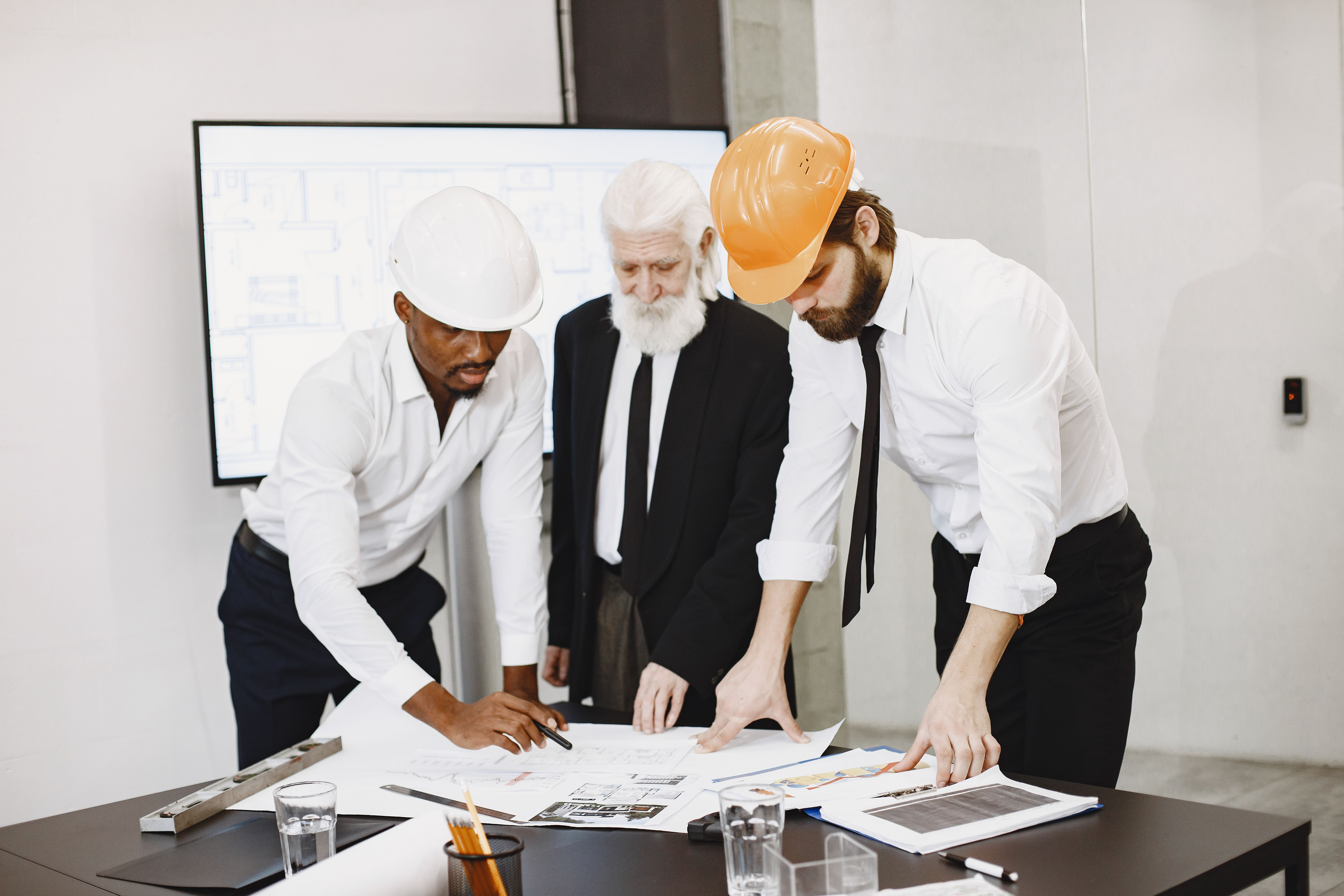 Our work focuses on construction and development as a whole. We believe that a successful outcome will be achieved when planning, management and construction ar
