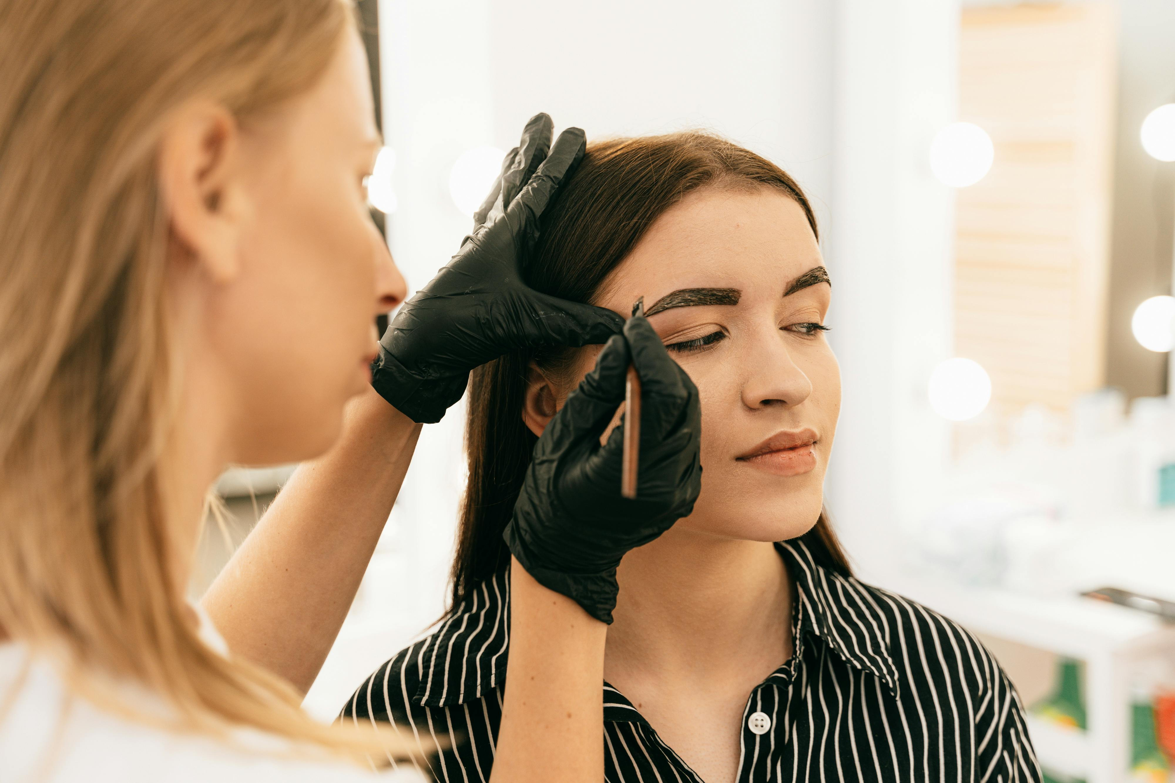 Goodly shaped eyebrows make the whole look cleaner, fresher and more balanced in a moment.  The moulding   is an important part of the beautiful and cared look,