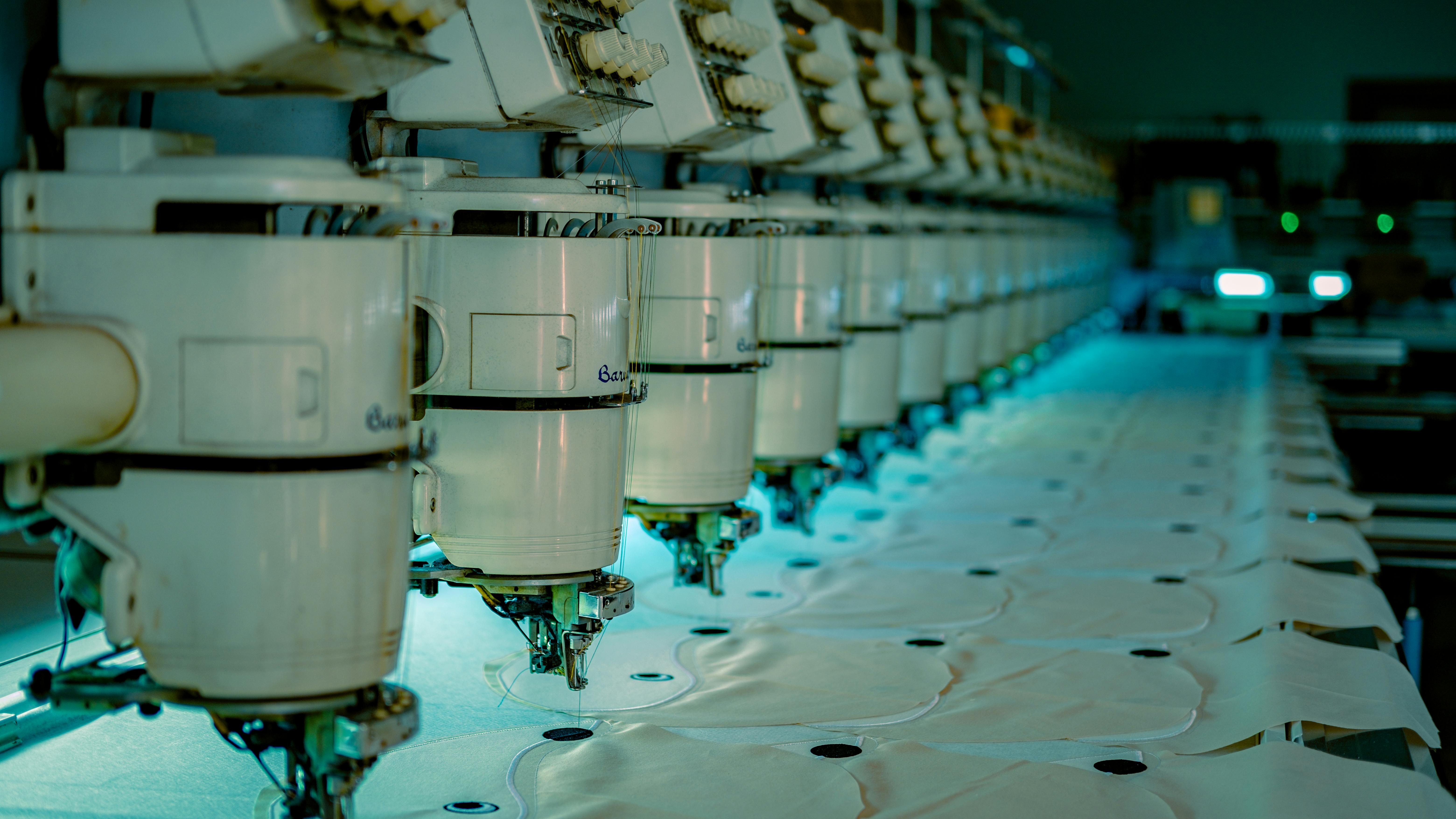 Manufacture of outerwear   combines production experience, flexibility and creative design in order to put ideas on the market quickly. The service is suitable 