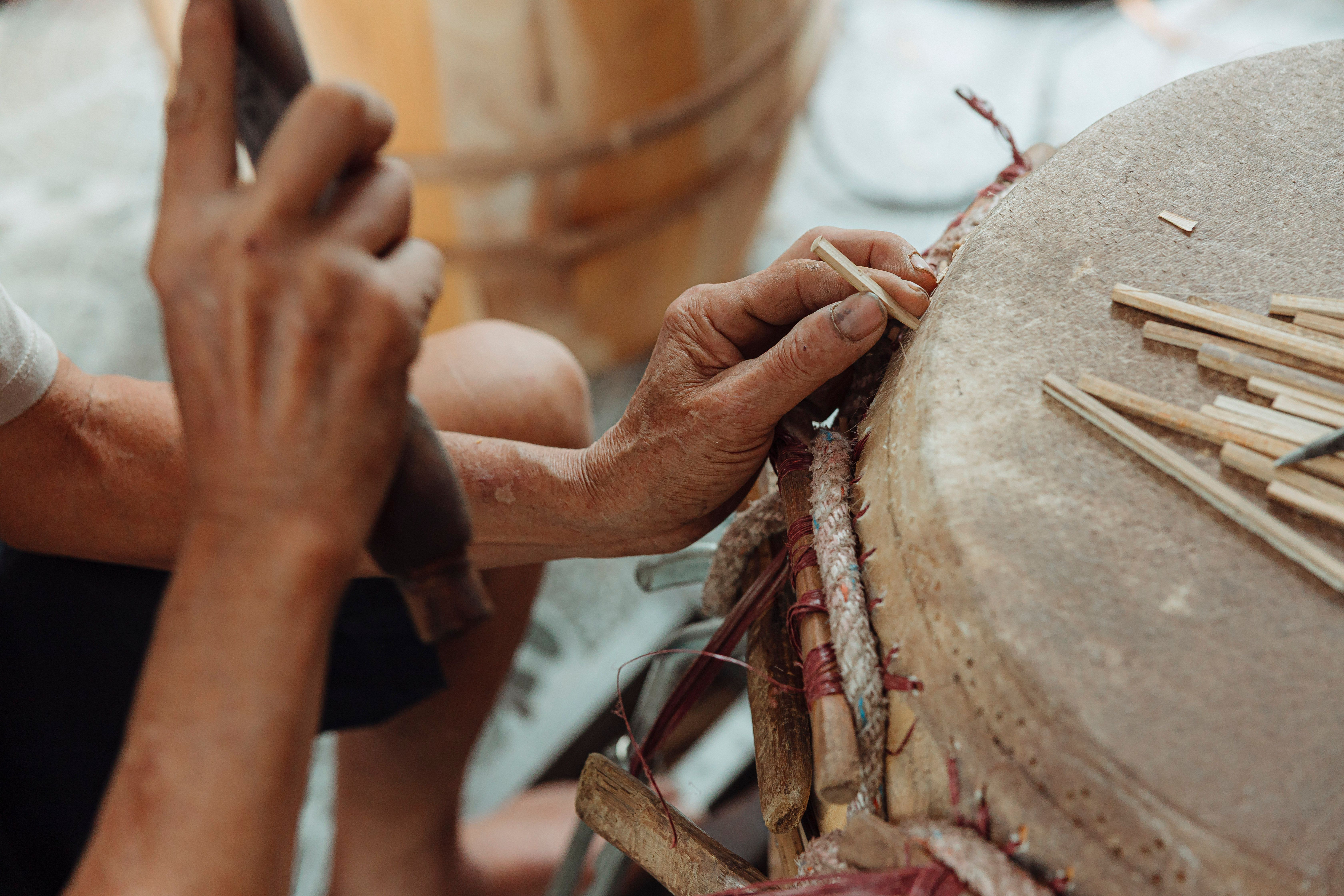 The finishing of drums  is the solution for those who want to restore the original dignity of the instruments, improve the durability and ensure that drums soun