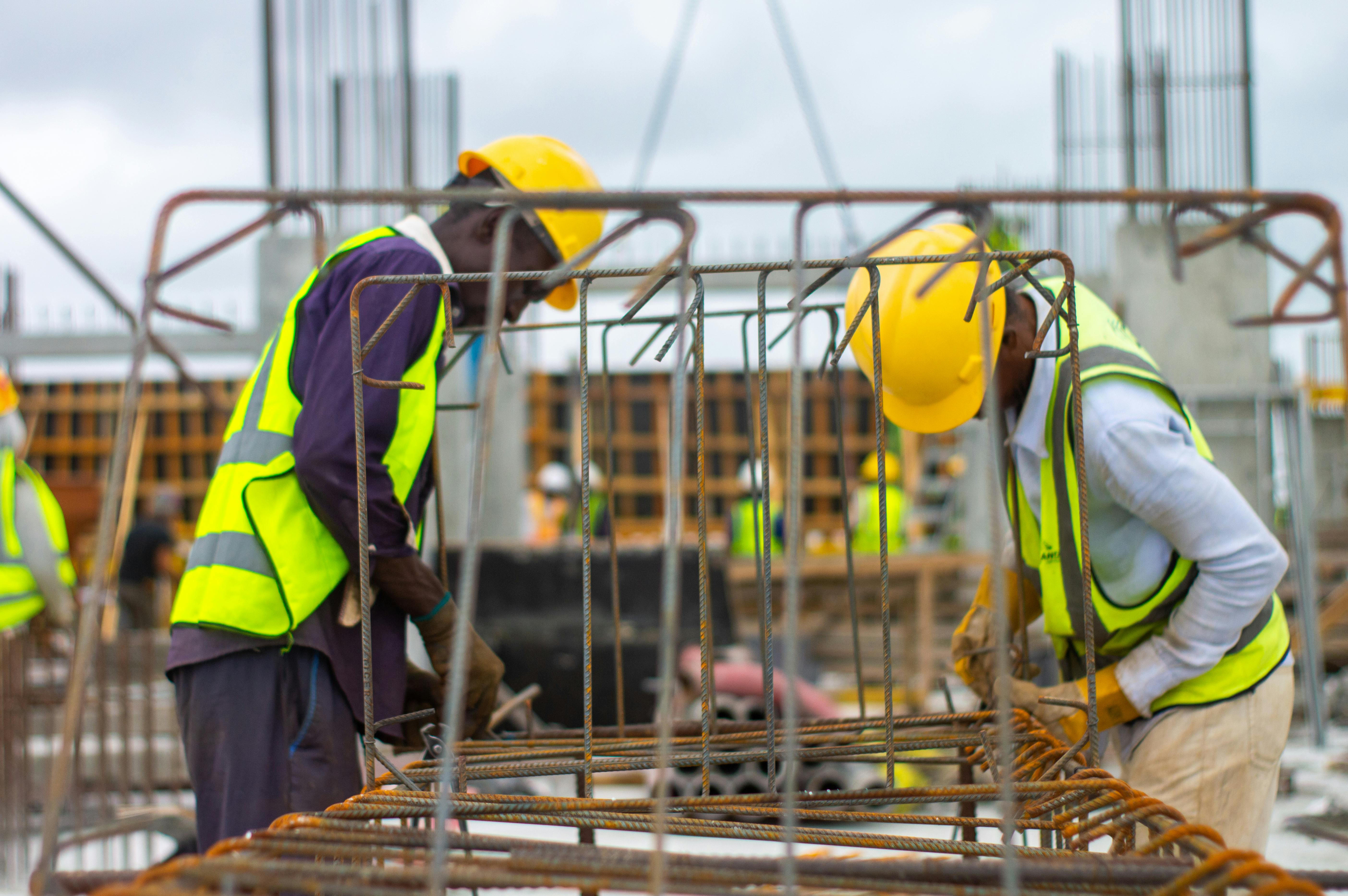 The success of construction projects depends on the team that is available in time and ready for work. If the workload changes, the deadline approaches, or you 