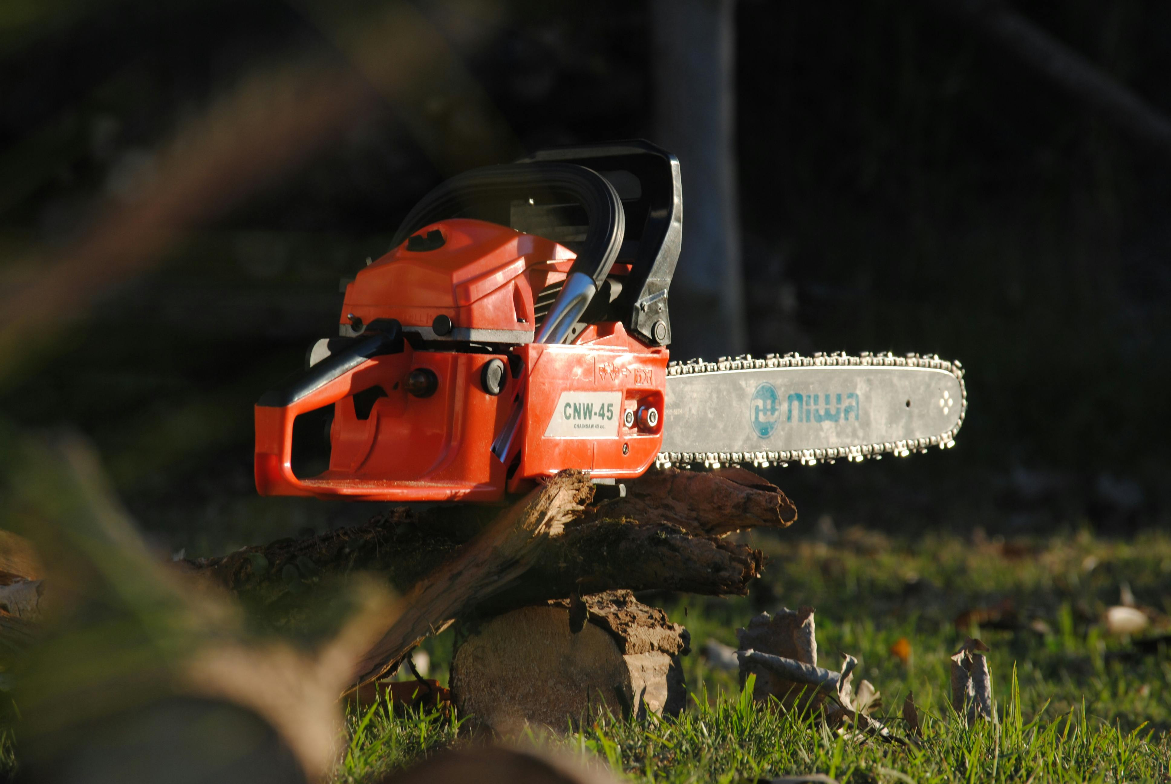 Effective forest work starts with the right tools   Forest work requires reliable solutions that ensure accurate cutting, rapid progress and safe use. The focus