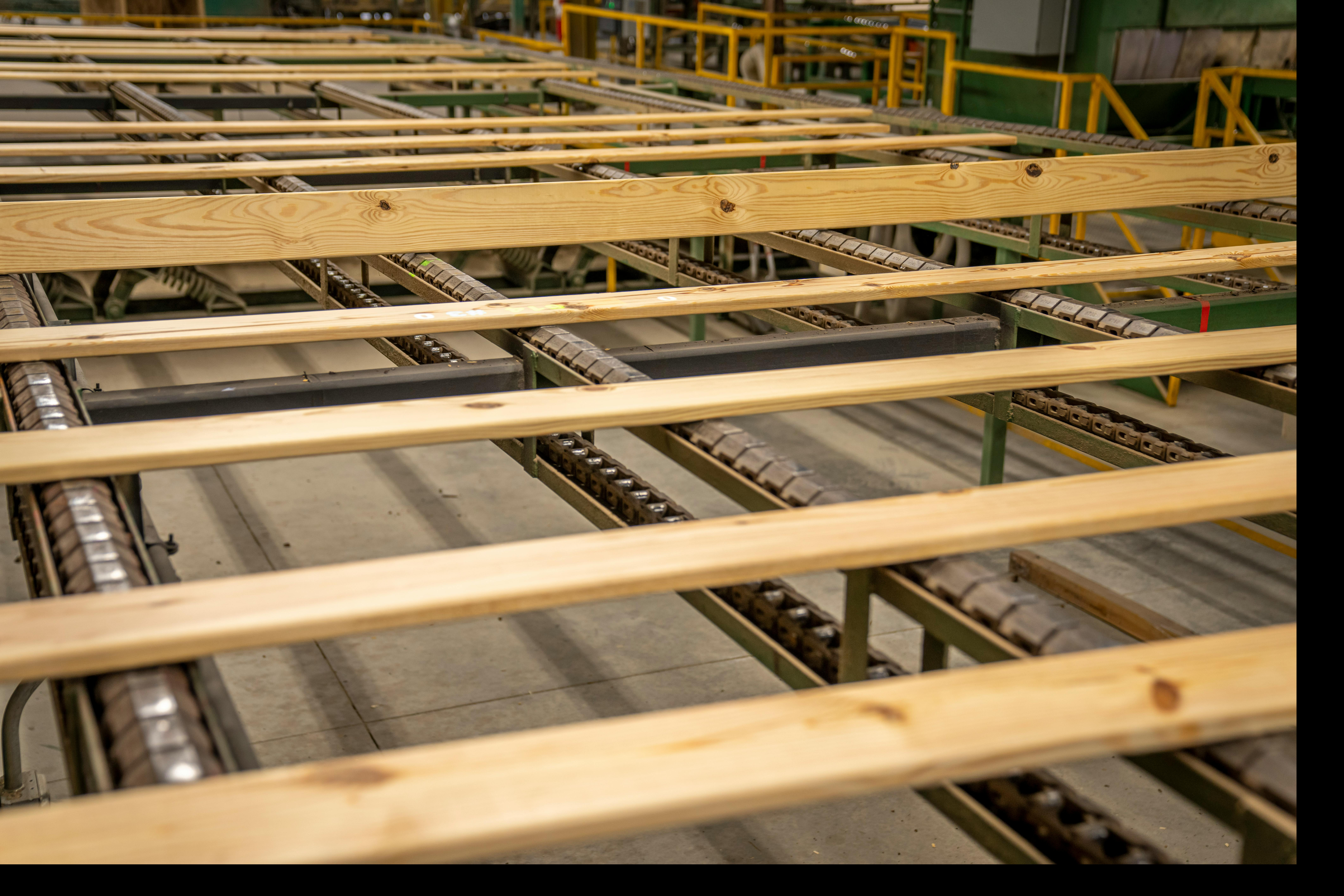 Integrated automation for the timber industry    < The production flow   in the timber industry is changing: higher capacity, more consistent quality and mor