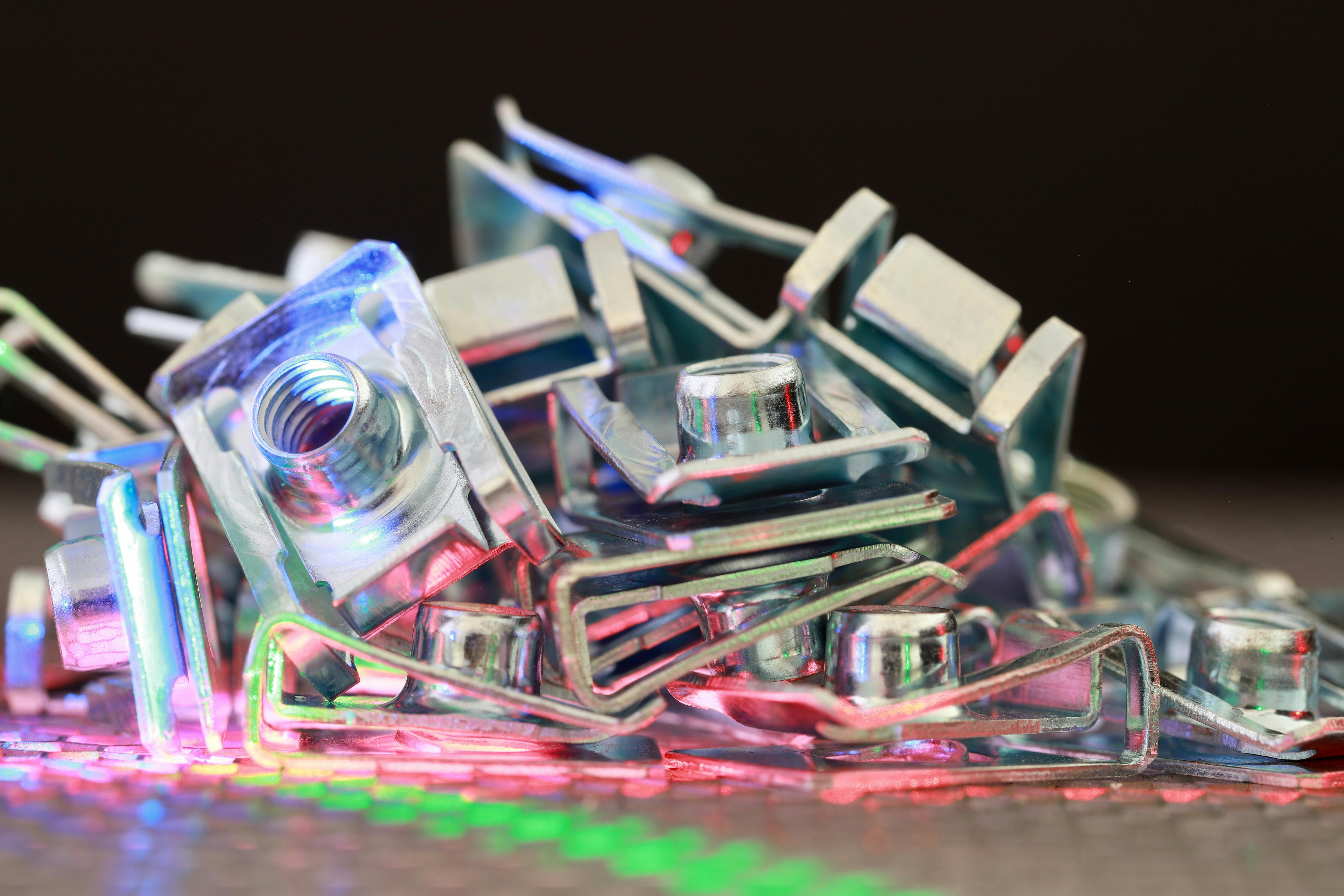 Full solutions of aluminum   connecting custom profiles, finished components and responsible material circulation to simplify specifications and reduce risk lev