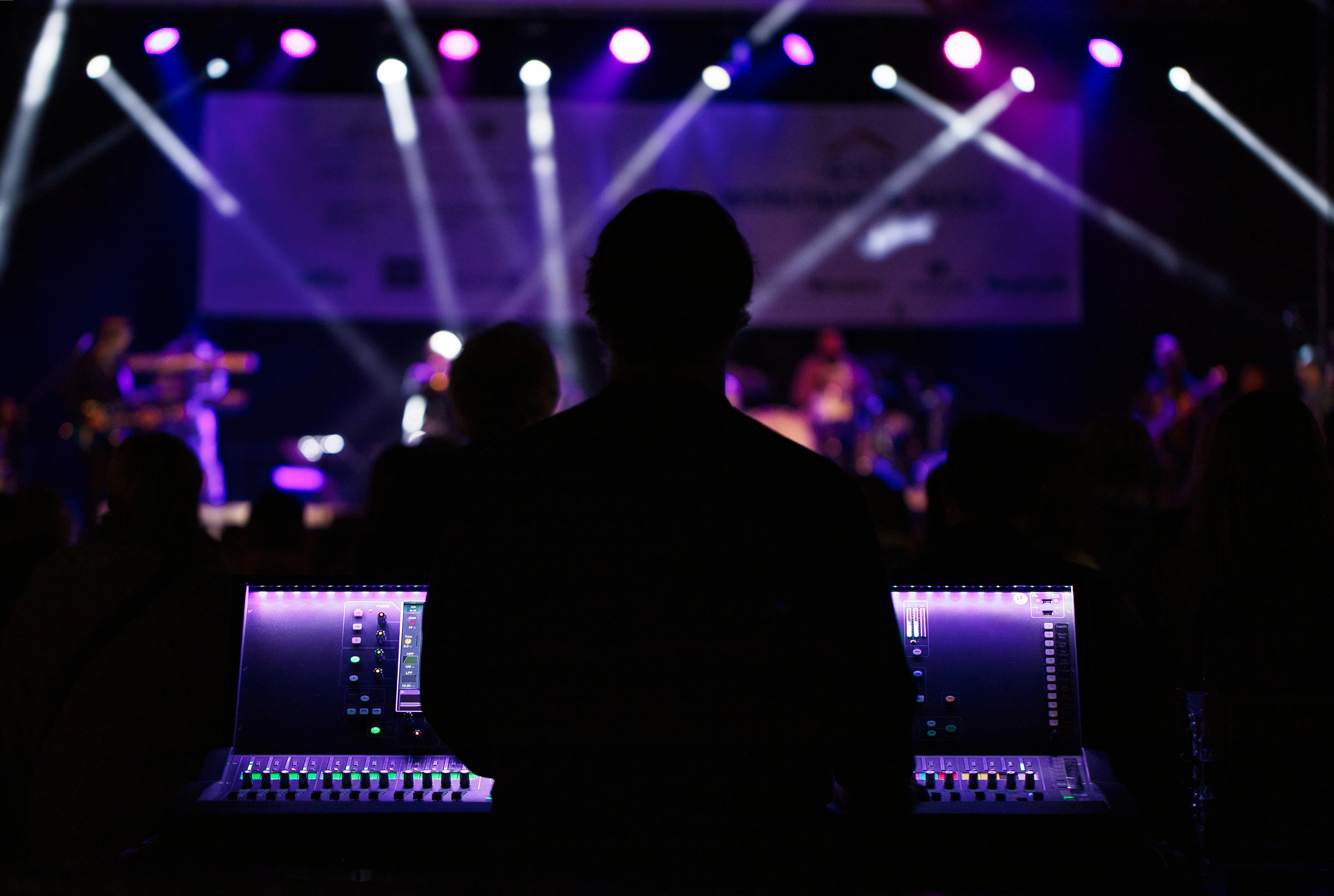 Create memorable stage experience without taking risks Professional ...