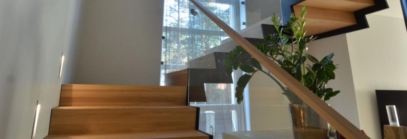  Galeriid meie toodetest:    U-kujulised trepid   L-kujulised trepid   Sirged trepid   Klaasist piiretega trepid   Platvormiga trepid   Metallkonstruktsiooniga 