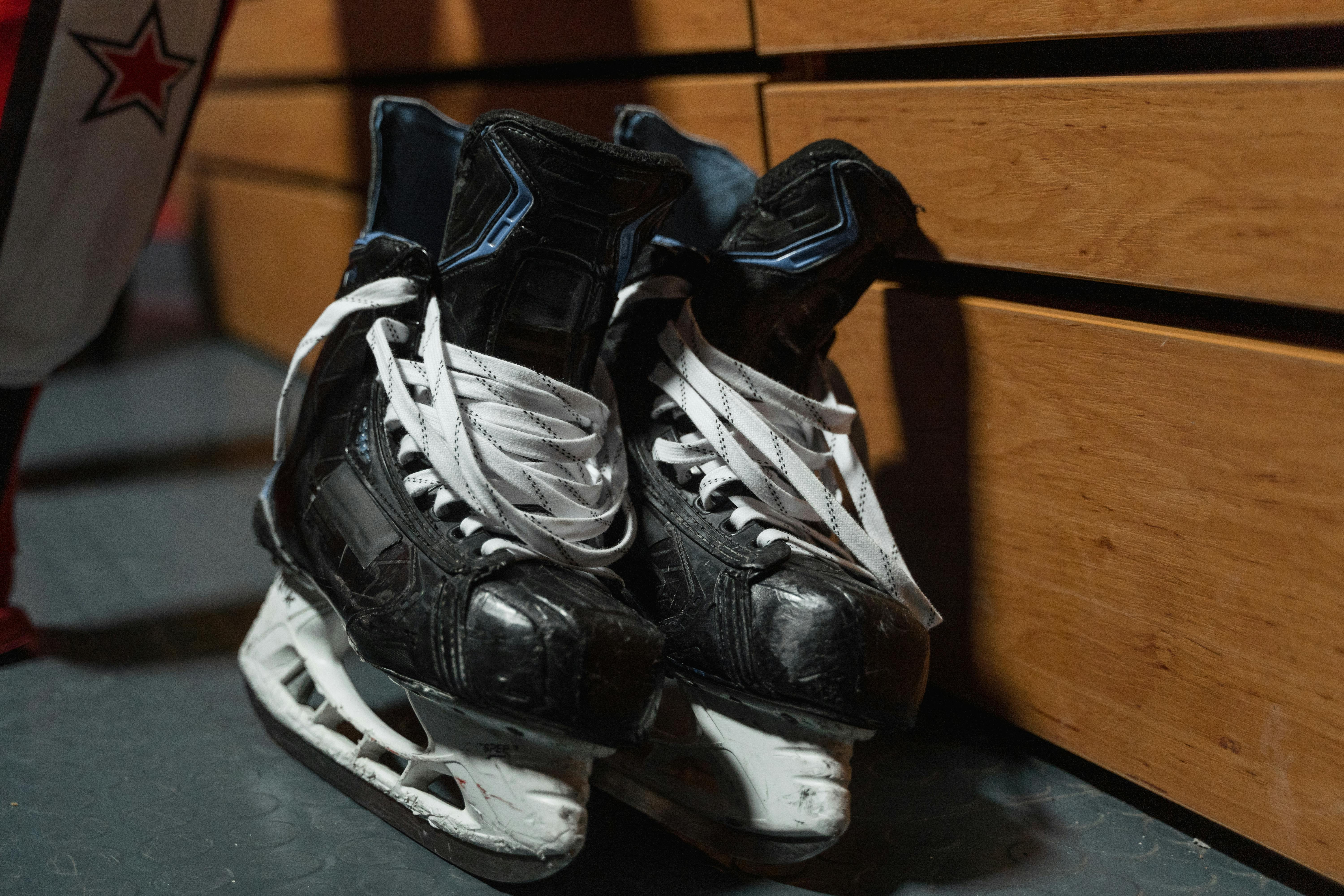 Hockey shop  brings together a wide range of ice hockey equipment suitable for both beginners and experienced players and clubs. The selection includes high-qua