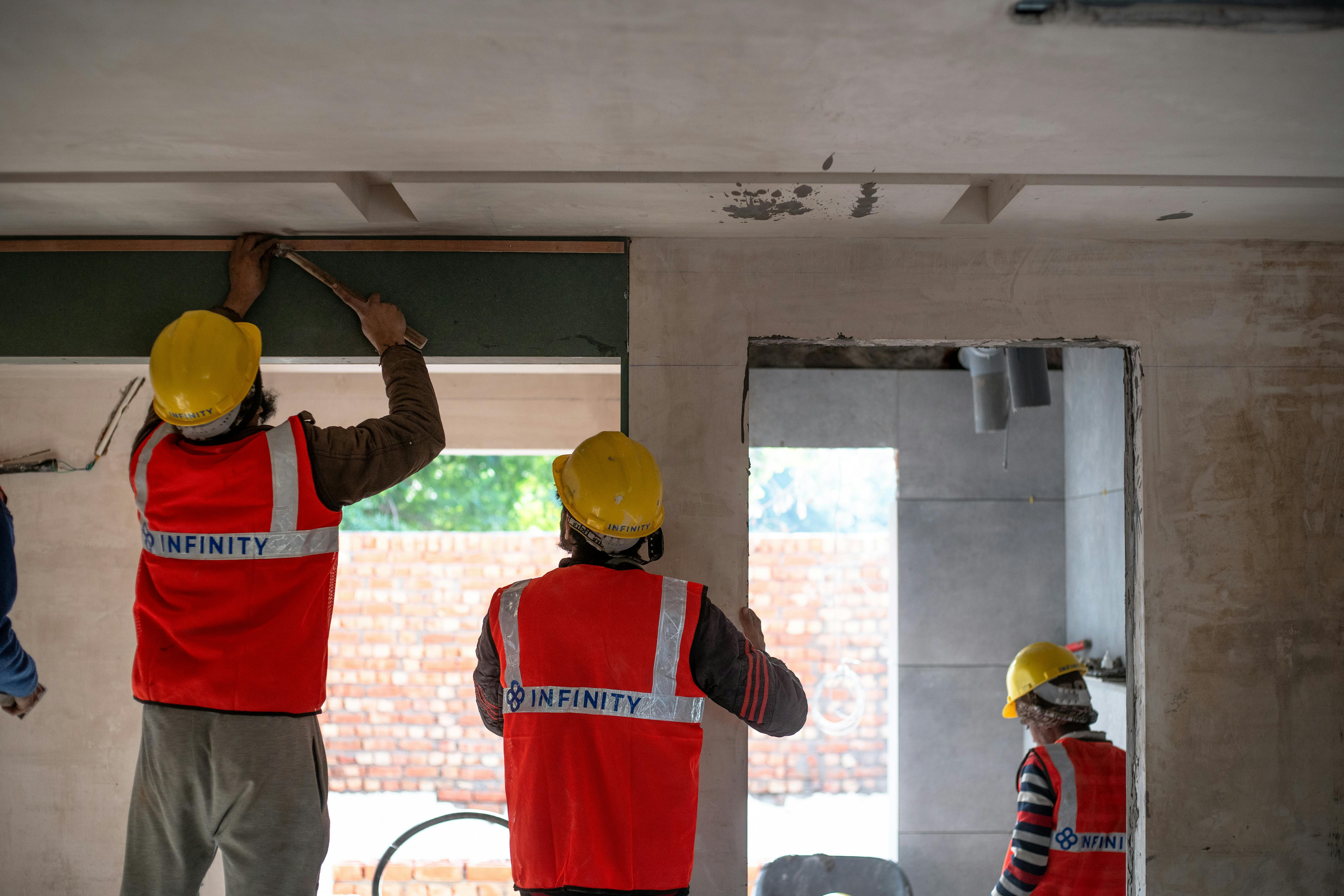 Internal and technical works   offer a comprehensive solution for finishing and finishing rooms: professional interior finishing work, precise installation of w