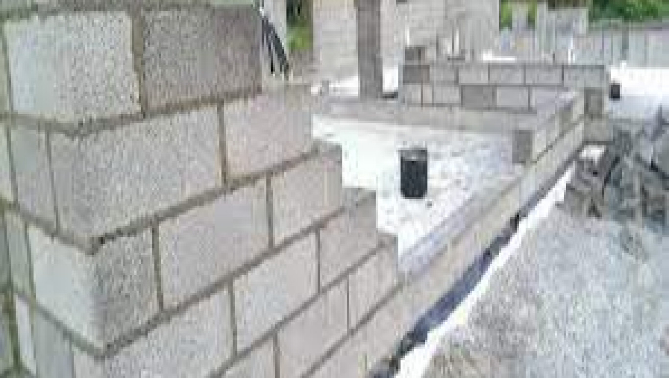 Müüritööd on ehitusprotsess, mille eesmärk on ehitada müüride ja seinte struktuur. Siin on mõned olulised aspektid: 
 
 Müüri materjalid: Müürid võivad olla v