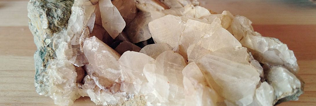 Sügav maa all ja aegade tagant on meie planeedi südames peitunud kristallid – looduslikud meistriteosed, mille imelised omadused on lummanud nii teadlasi kui ka