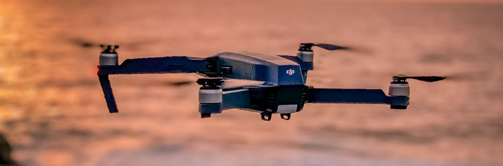 Droone kasutatakse eesmärkidel nagu aerofotograafia, teaduse ja uurimistöö, turvakontroll, videovõtted, sport jne, võimalused on piiramatud.o   Võidusõidudrooni