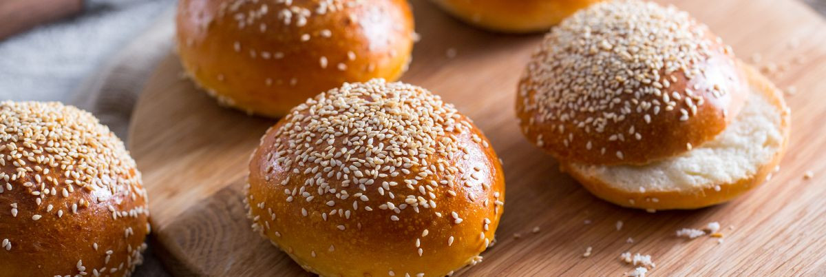 Täiuslik brioche-kukkel ei ole juhus, vaid täpse tehnoloogia tulemus. RIENA tootmisliin suudab väljastada kuni 2000 kuklit tunnis, säilitades samal ajal ehtsale