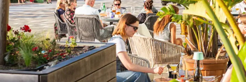 Добро пожаловать в La Prima Noble (  Итальянский ресторан )  в портовом квартале «Ноблесснер». В этом новом ресторане морепродуктов вы насладитесь сочетанием на